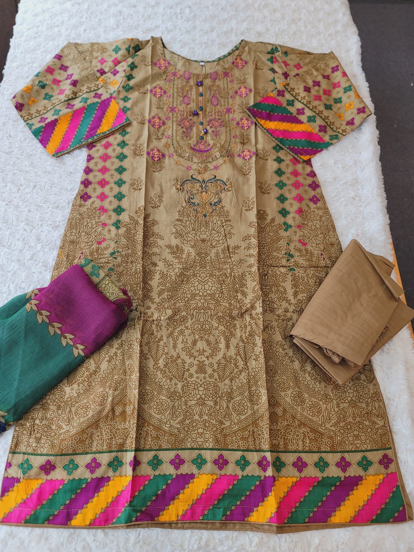Pakistani Stitched Embroidered Lawn Salwar kameez ready to ship