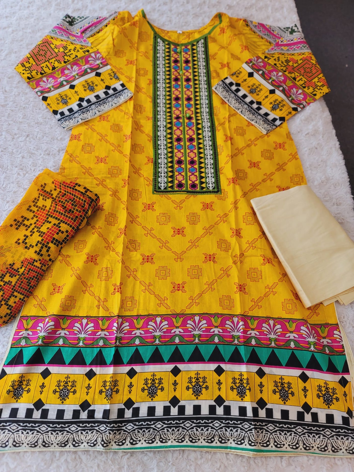 Pakistani Stitched Embroidered Lawn Salwar kameez ready to ship