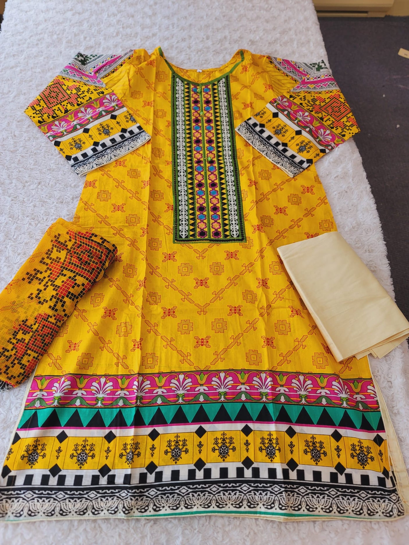 Pakistani Stitched Embroidered Lawn Salwar kameez ready to ship