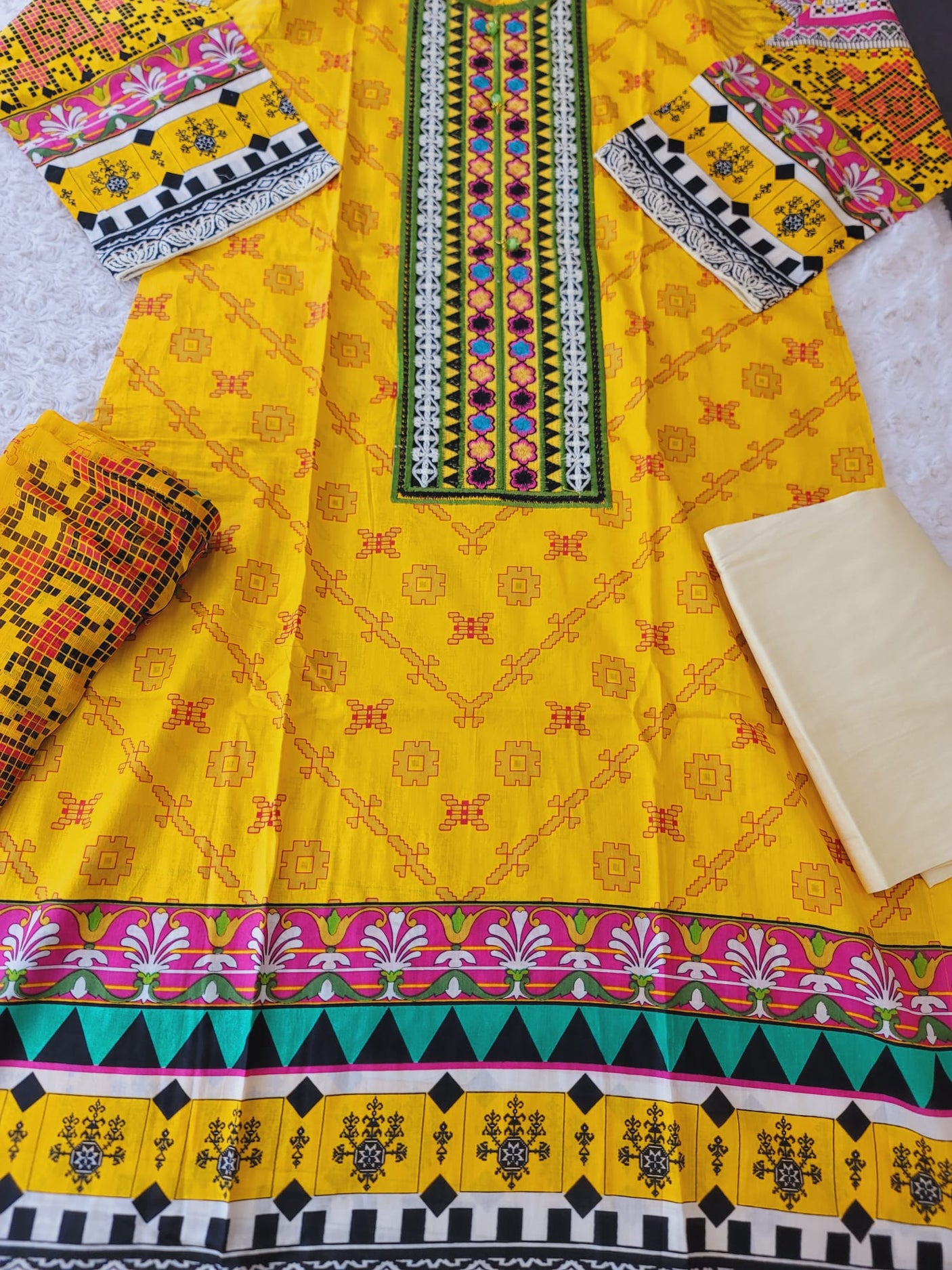 Pakistani Stitched Embroidered Lawn Salwar kameez ready to ship