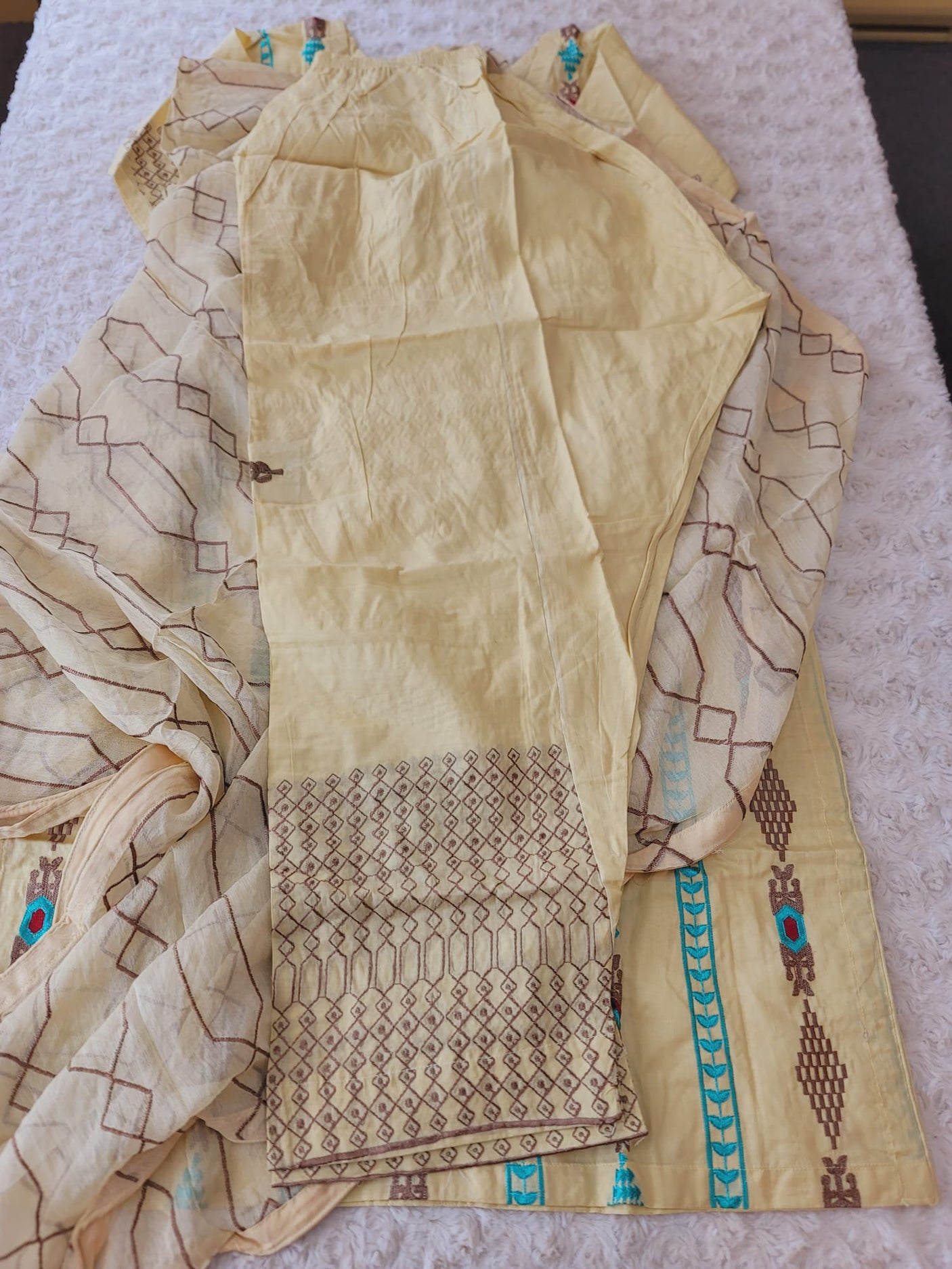 Pakistani Stitched lawn Embroidered Salwar kameez ready to ship