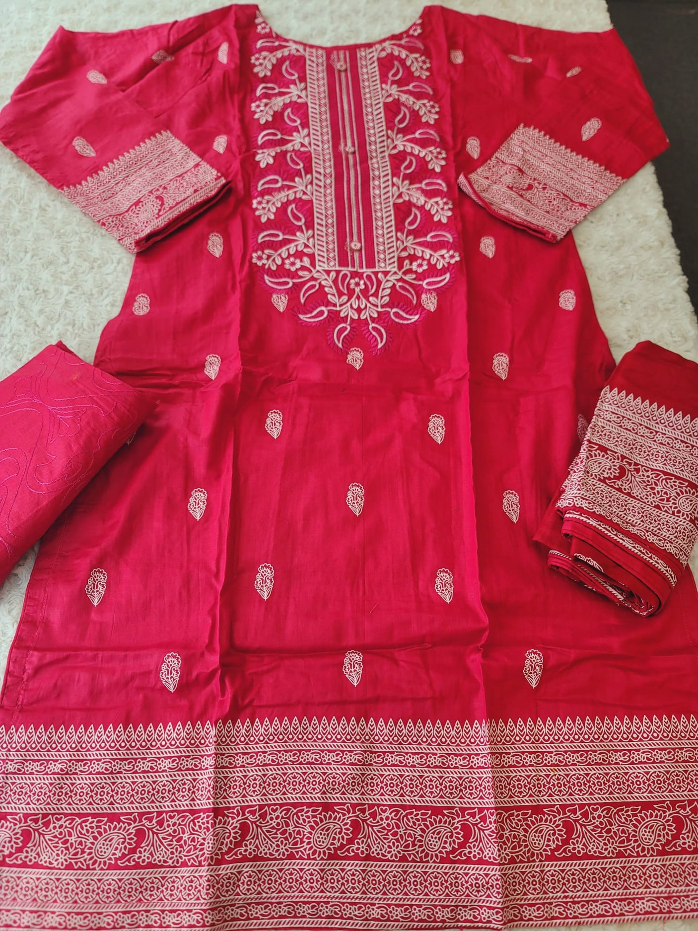 Pakistani Stitched lawn Embroidered Salwar kameez ready to ship