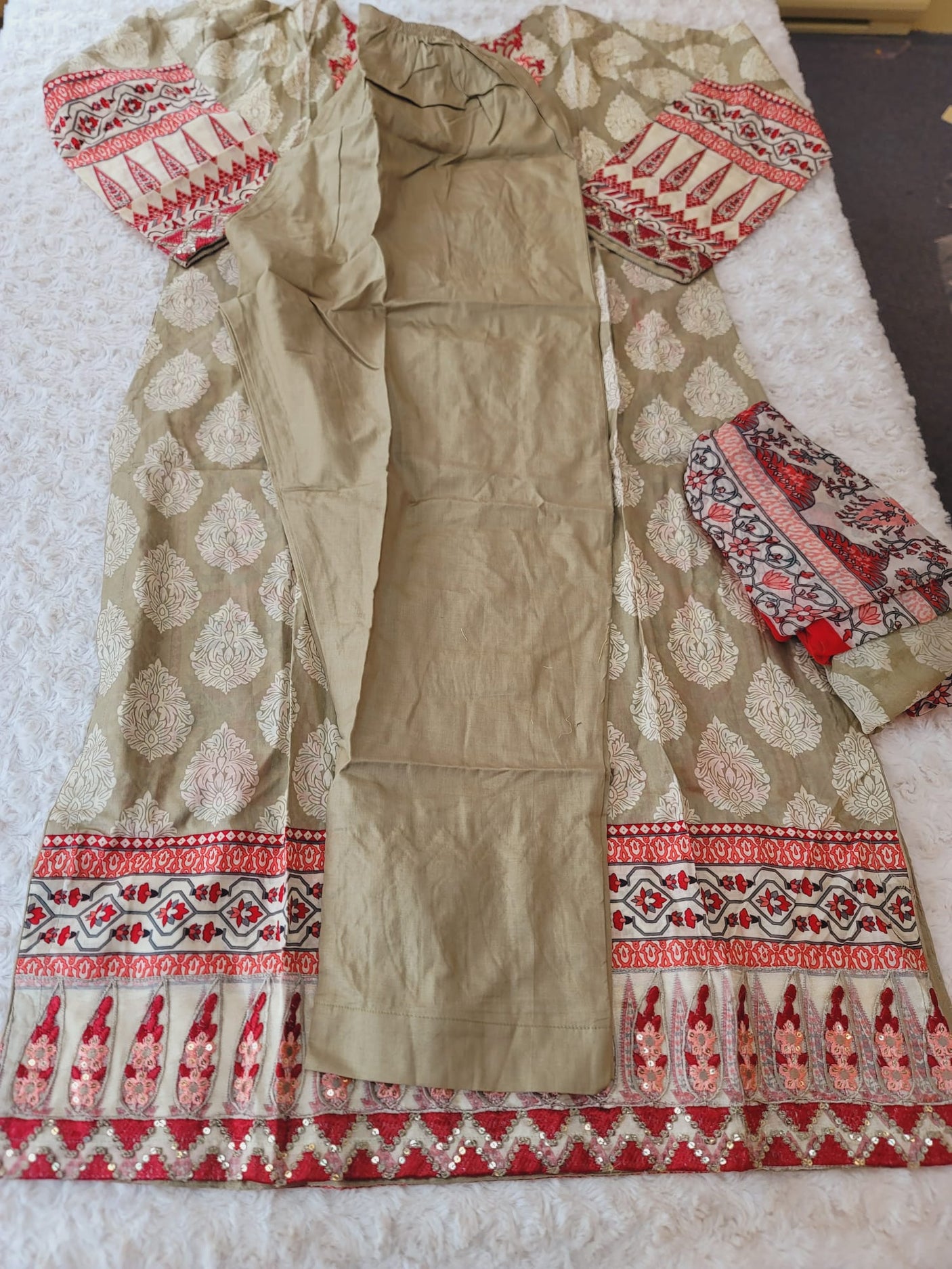 Pakistani Stitched lawn Embroidered Salwar kameez ready to ship