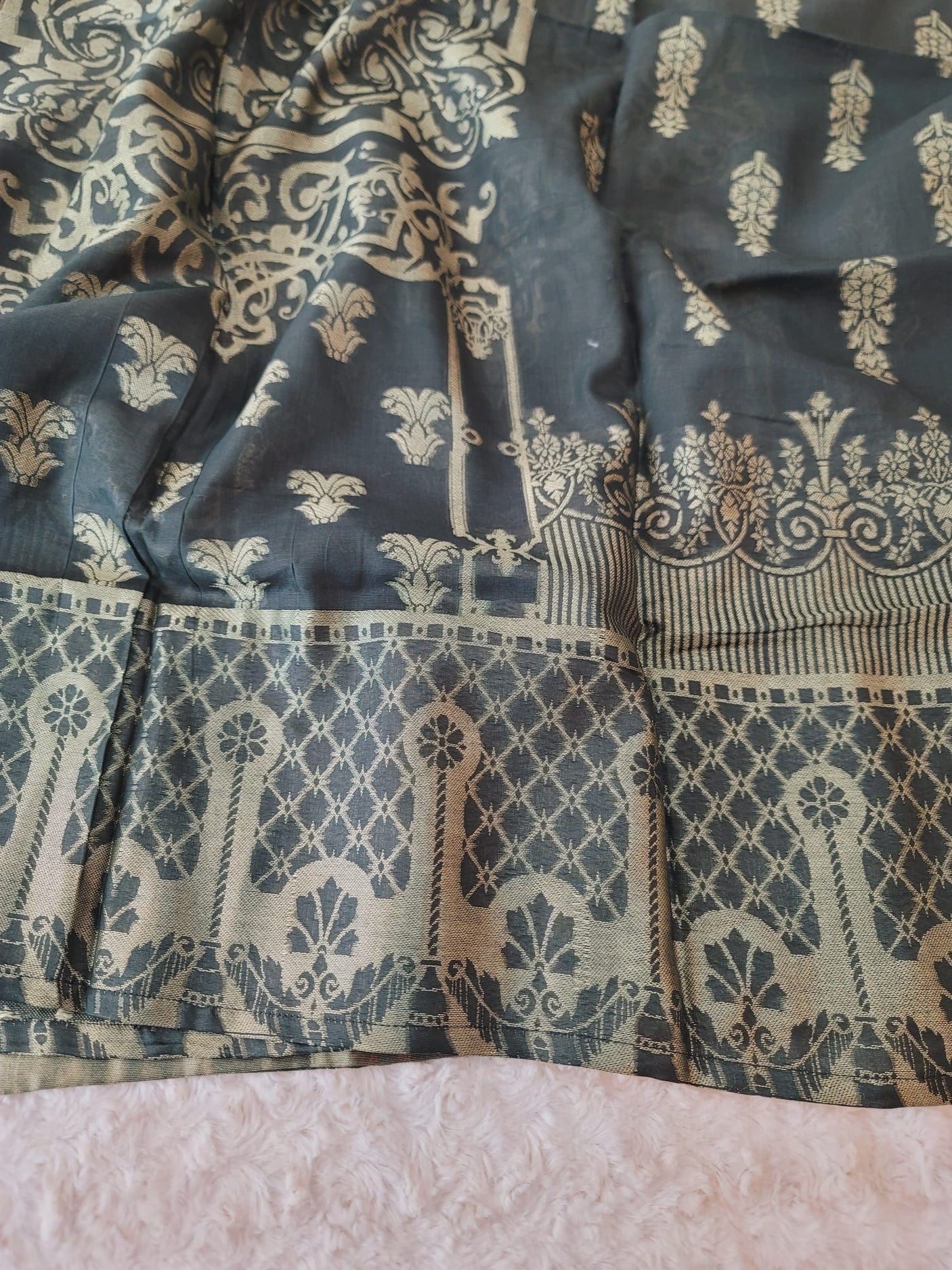 Pakistani Stitched lawn Embroidered Salwar kameez ready to ship