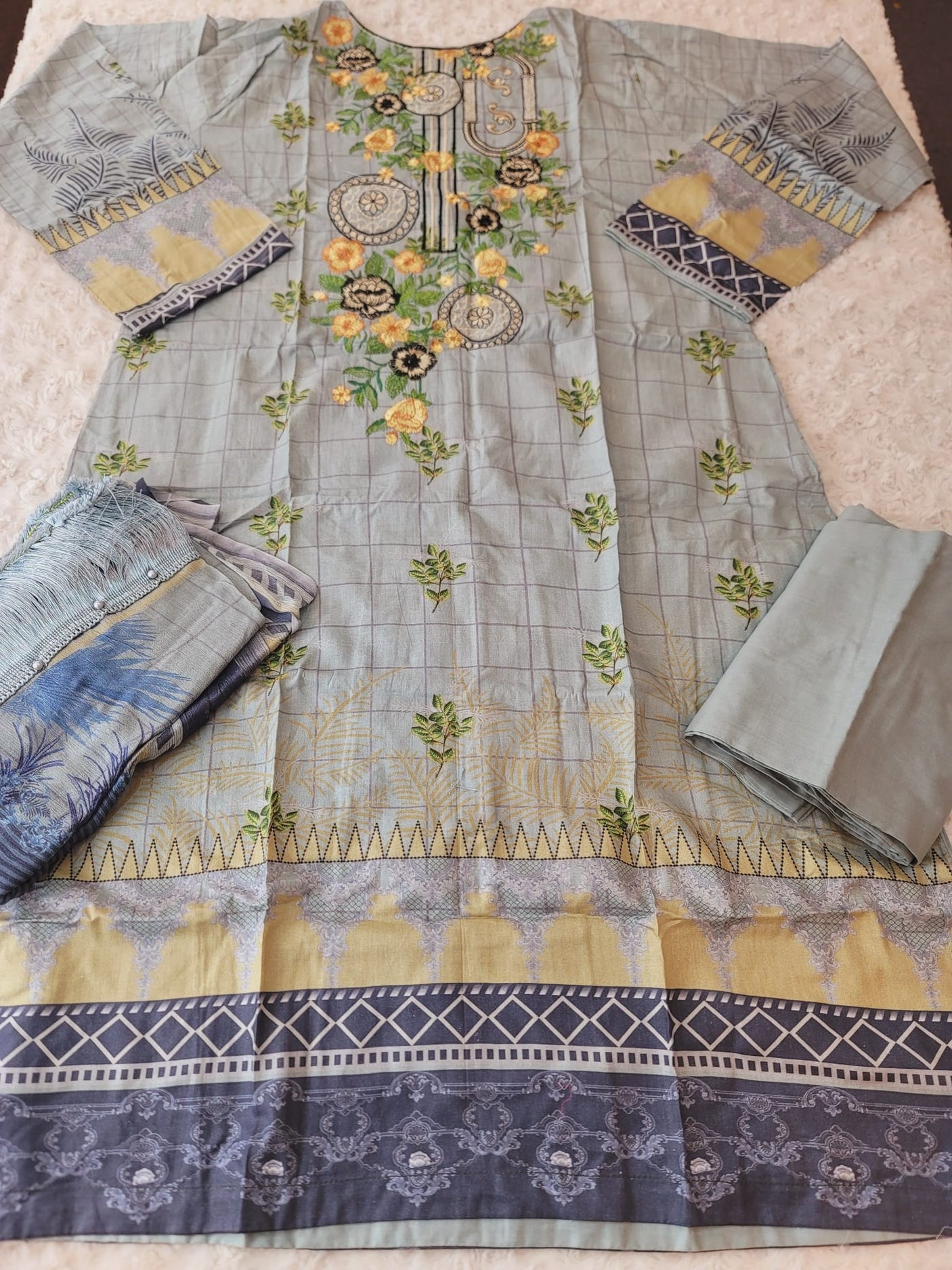 Pakistani Stitched lawn Embroidered Salwar kameez ready to ship