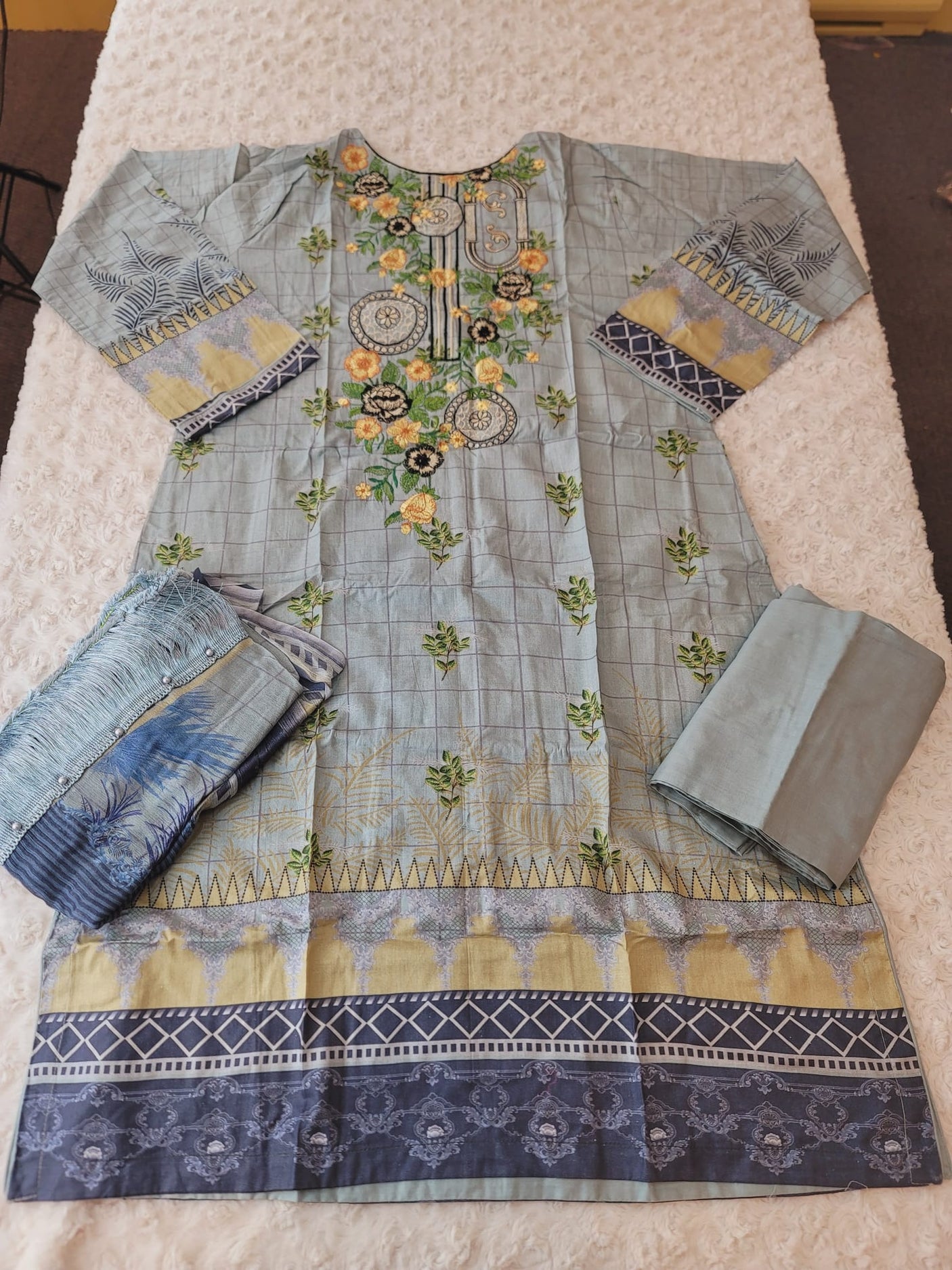 Pakistani Stitched lawn Embroidered Salwar kameez ready to ship