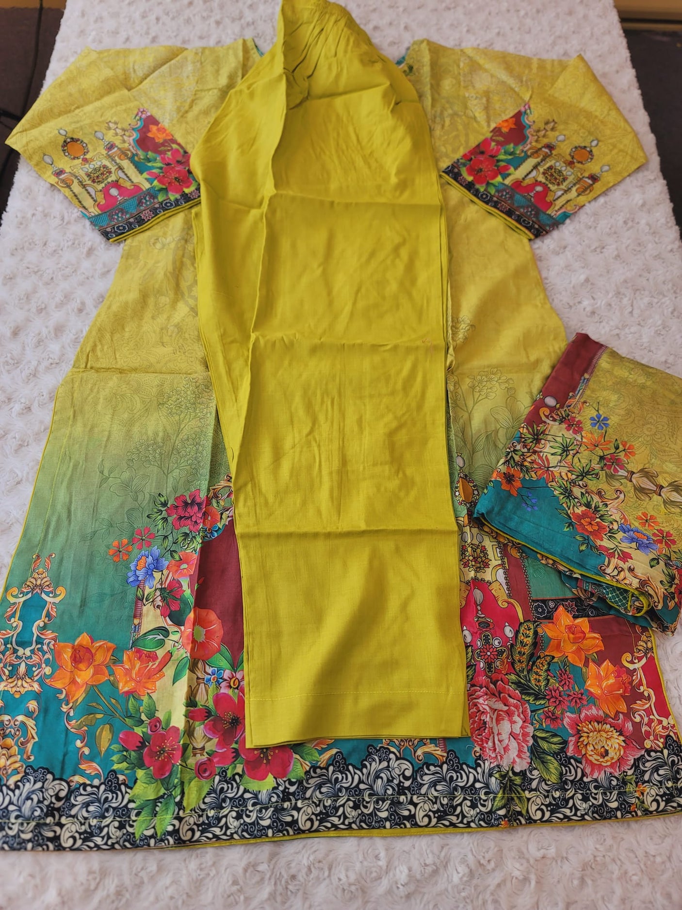 Pakistani Stitched lawn Embroidered Salwar kameez ready to ship