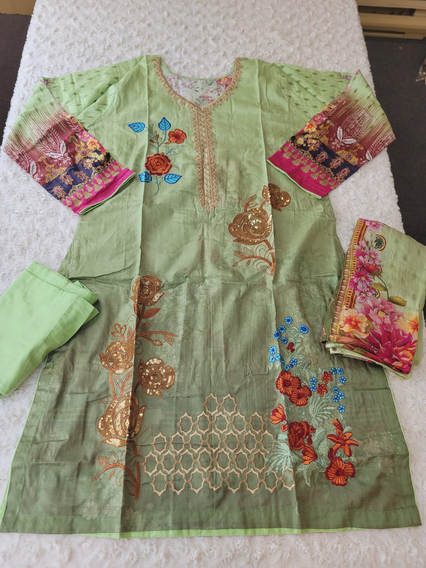 Pakistani Stitched lawn Embroidered Salwar kameez ready to ship