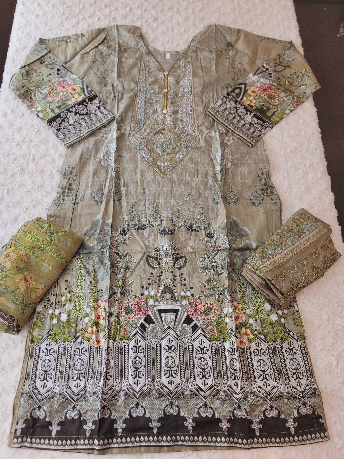 Pakistani Stitched lawn Embroidered Salwar kameez ready to ship