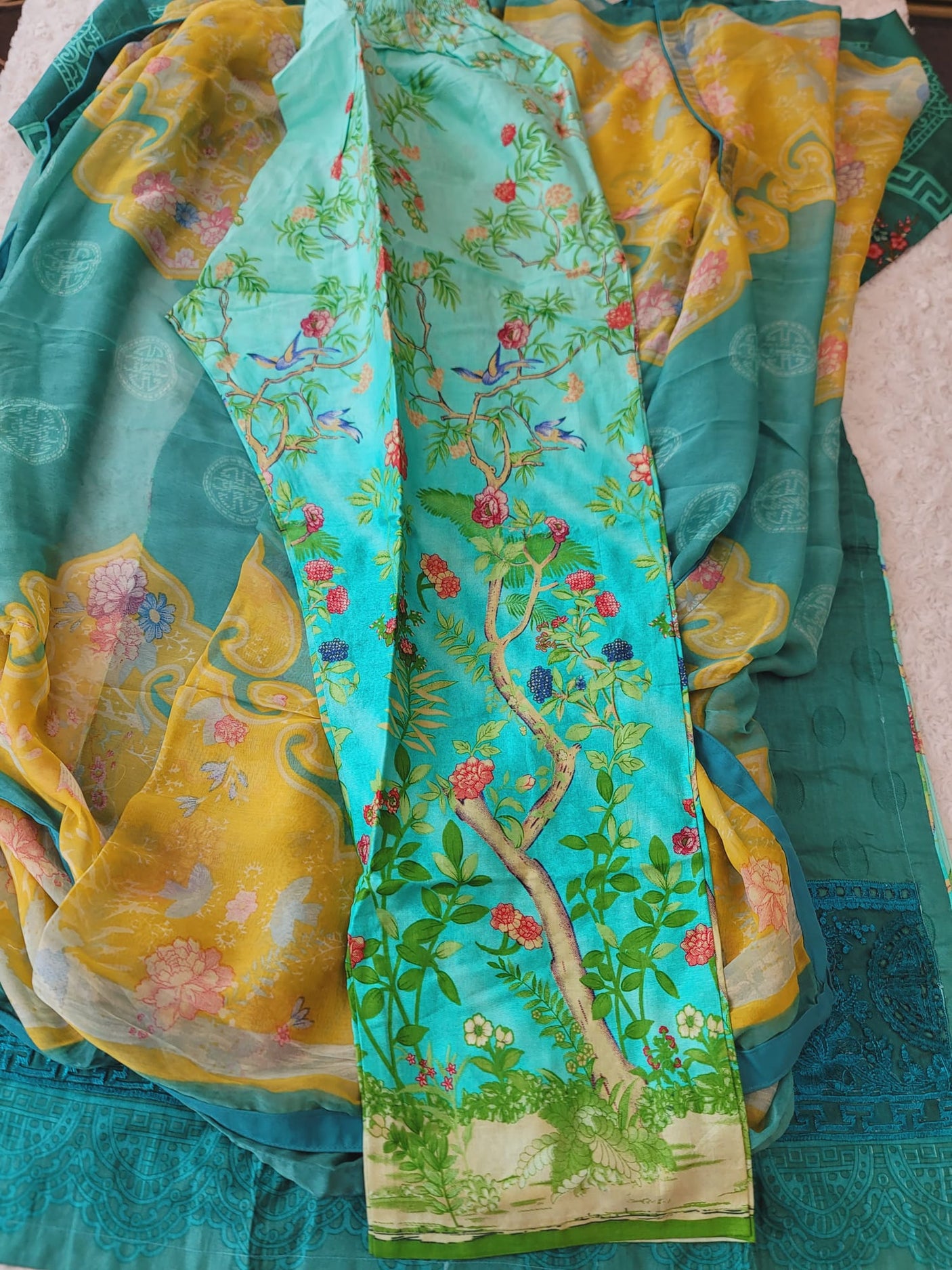 Pakistani Stitched lawn Embroidered Salwar kameez ready to ship