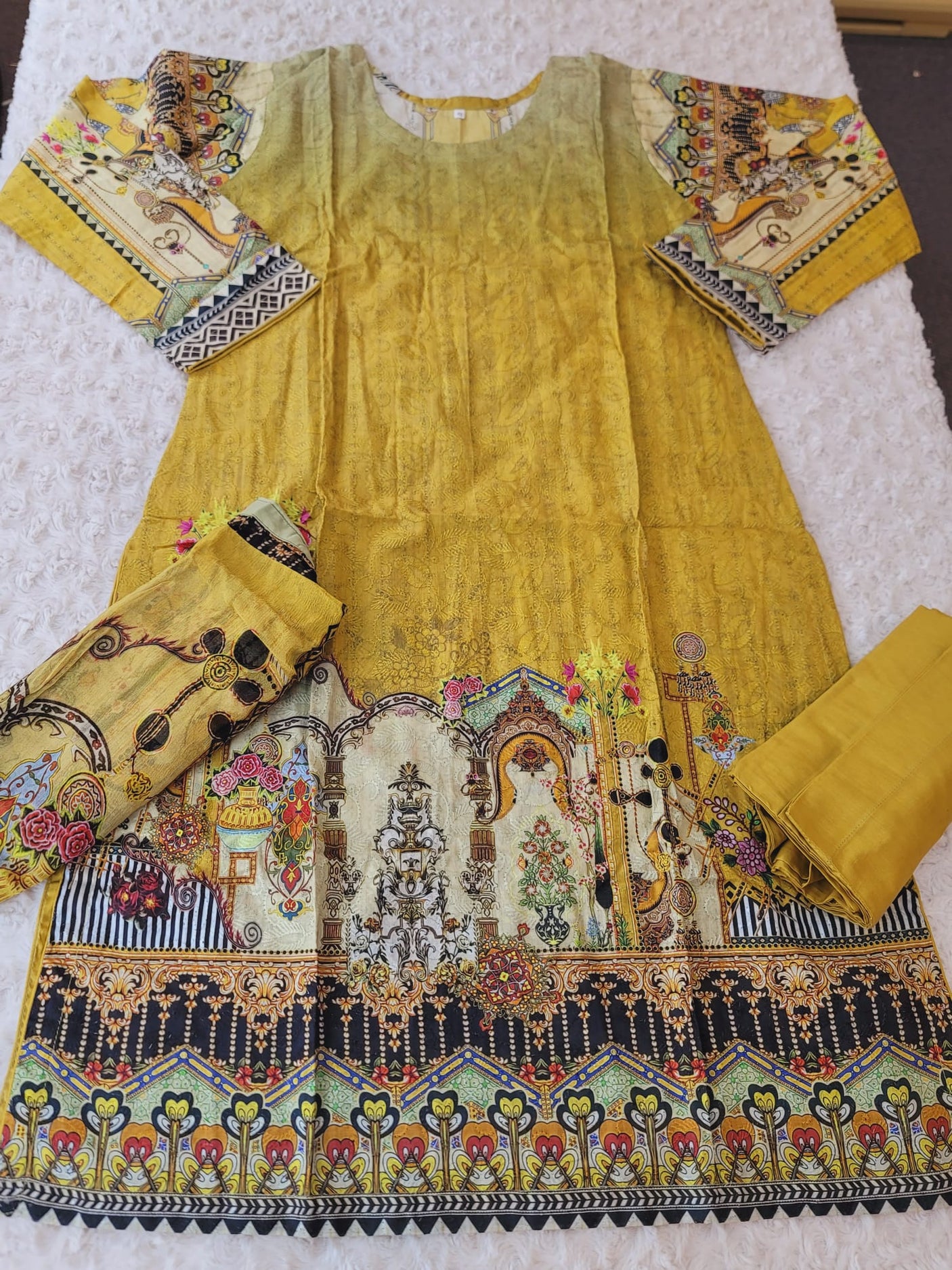 Pakistani Stitched lawn Embroidered Salwar kameez ready to ship