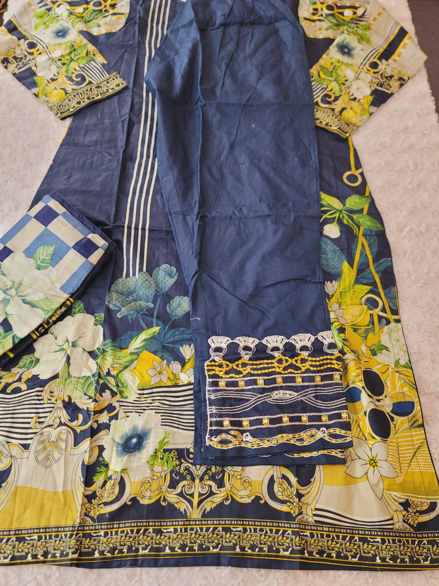 Pakistani Stitched lawn Embroidered Salwar kameez ready to ship