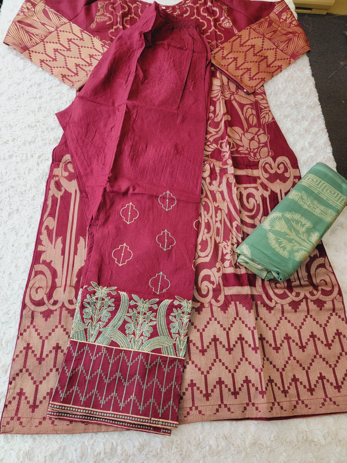 Pakistani Stitched lawn Embroidered Salwar kameez ready to ship