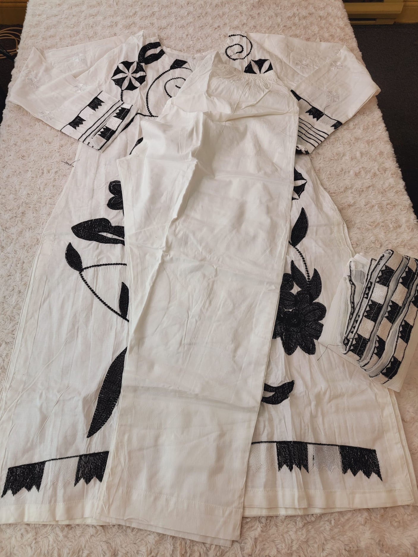 Pakistani Stitched lawn Embroidered Salwar kameez ready to ship