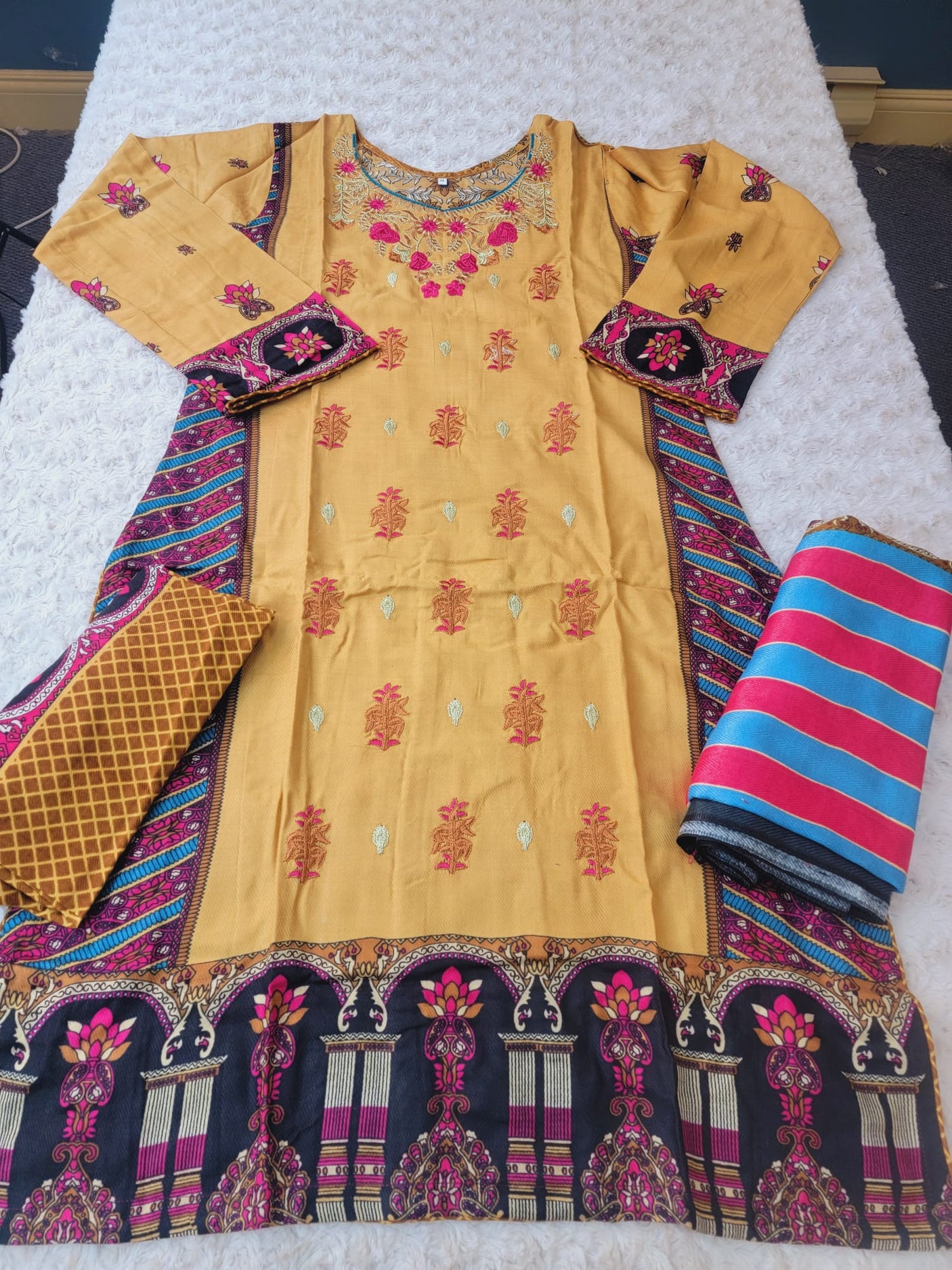 Pakistani linen Embroidered Salwar kameez Ready To Ship