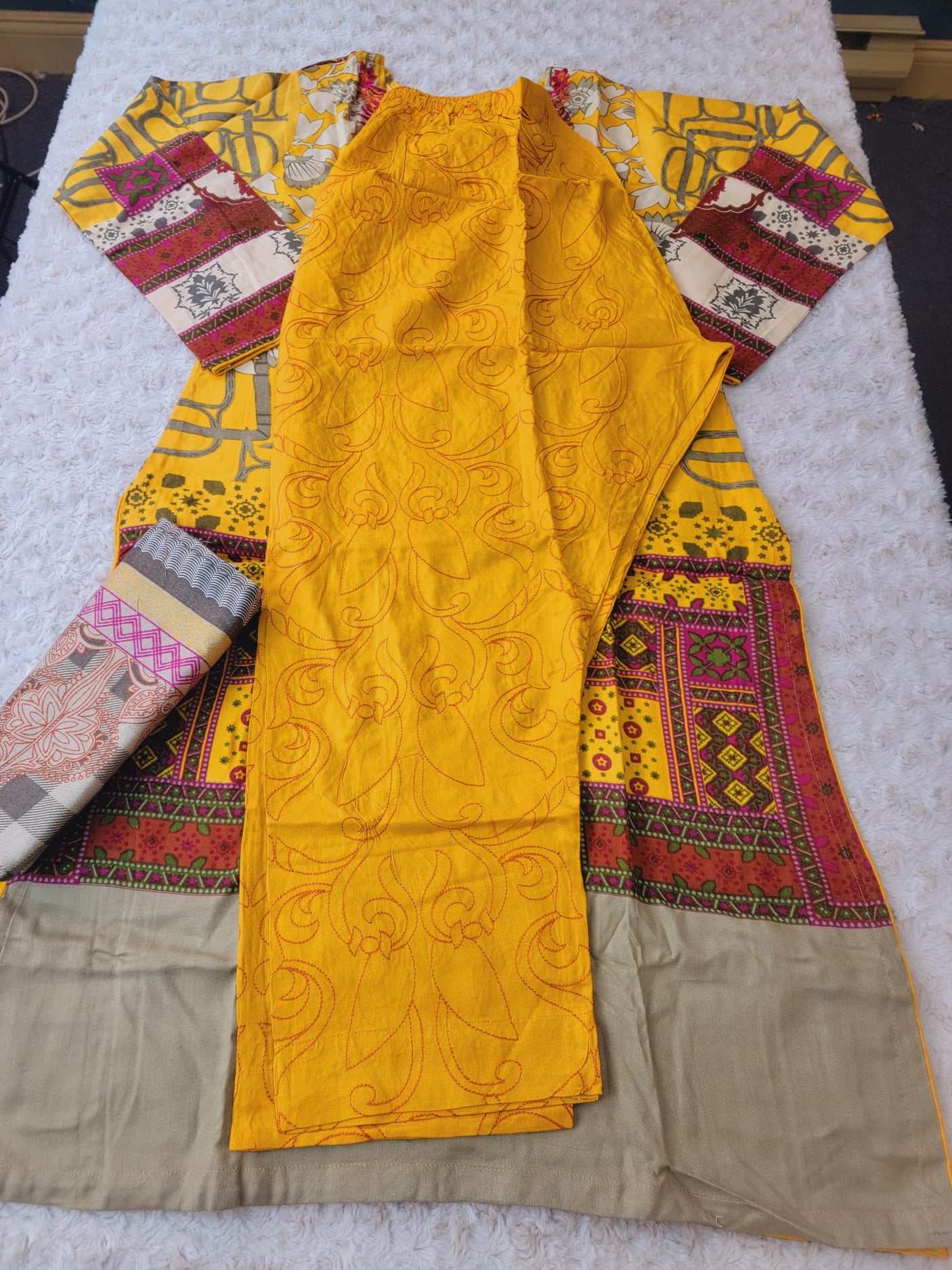 Pakistani linen Embroidered Salwar kameez Ready To Ship