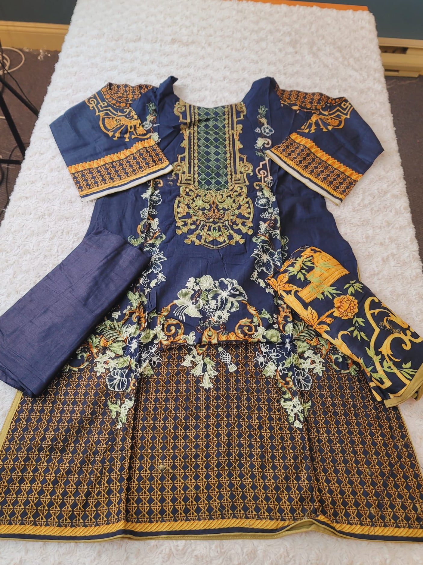 Pakistani Stitched lawn Embroidered Salwar kameez ready to ship