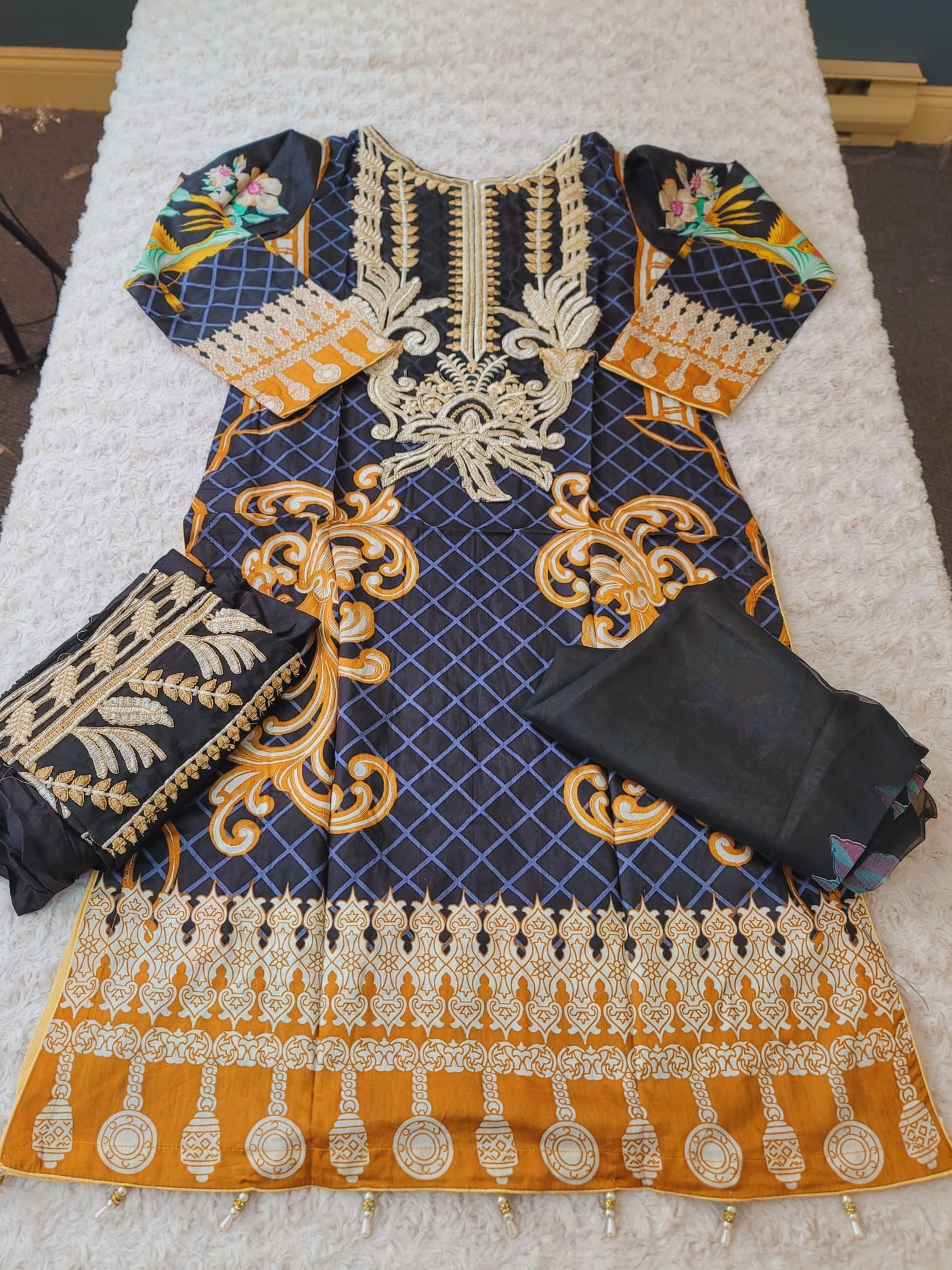 Pakistani Stitched lawn Embroidered Salwar kameez ready to ship