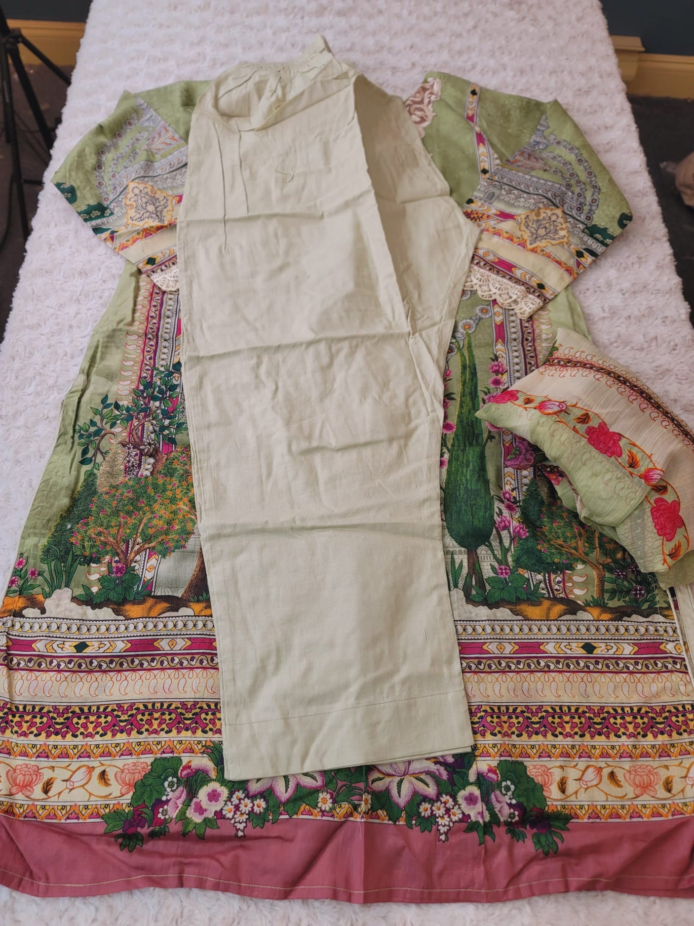 Pakistani lawn Embroidered Salwar kameez Ready To Ship