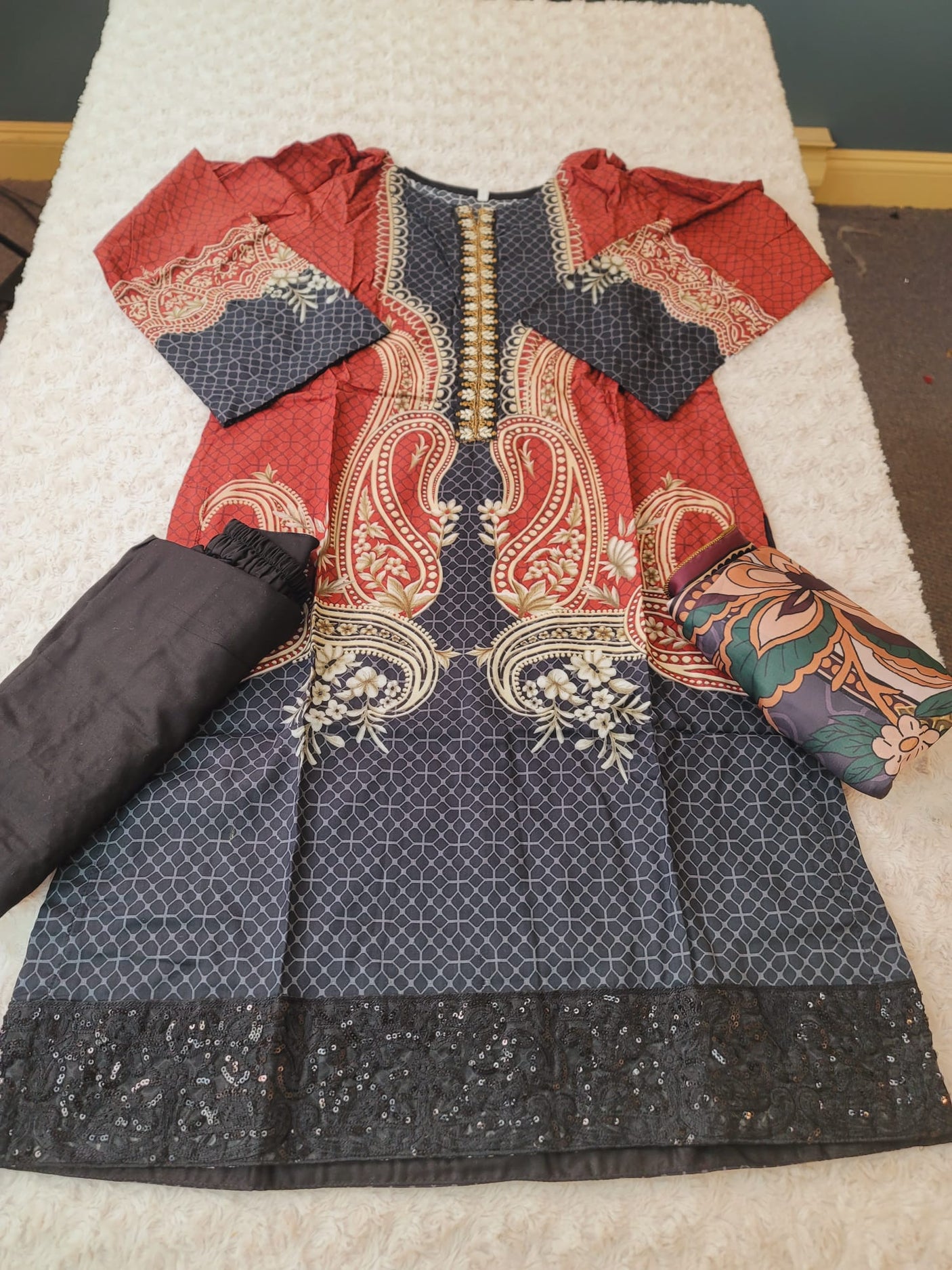 Pakistani lawn Embroidered Salwar kameez Ready To Ship