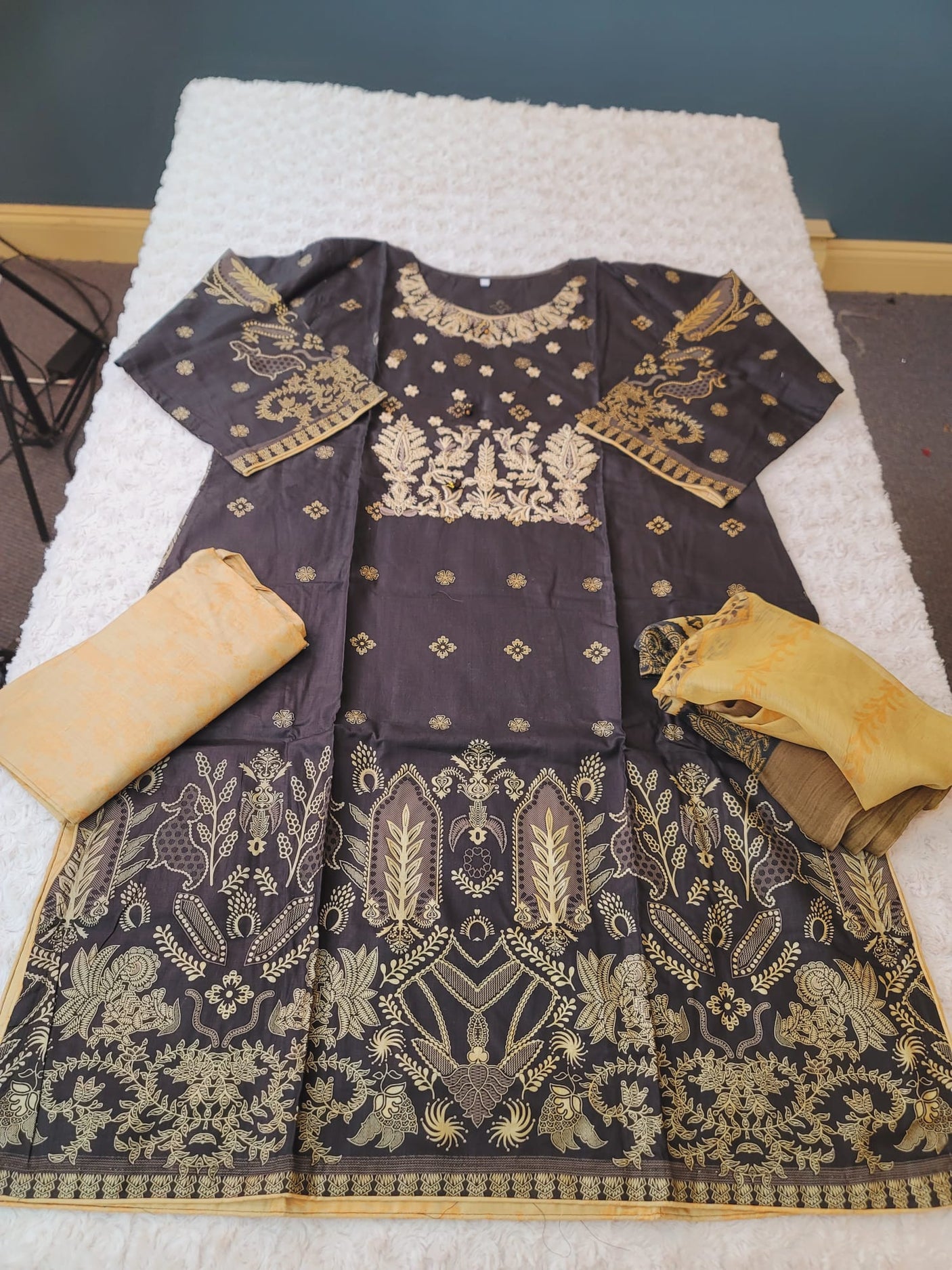 Pakistani Stitched lawn Embroidered Salwar kameez ready to ship