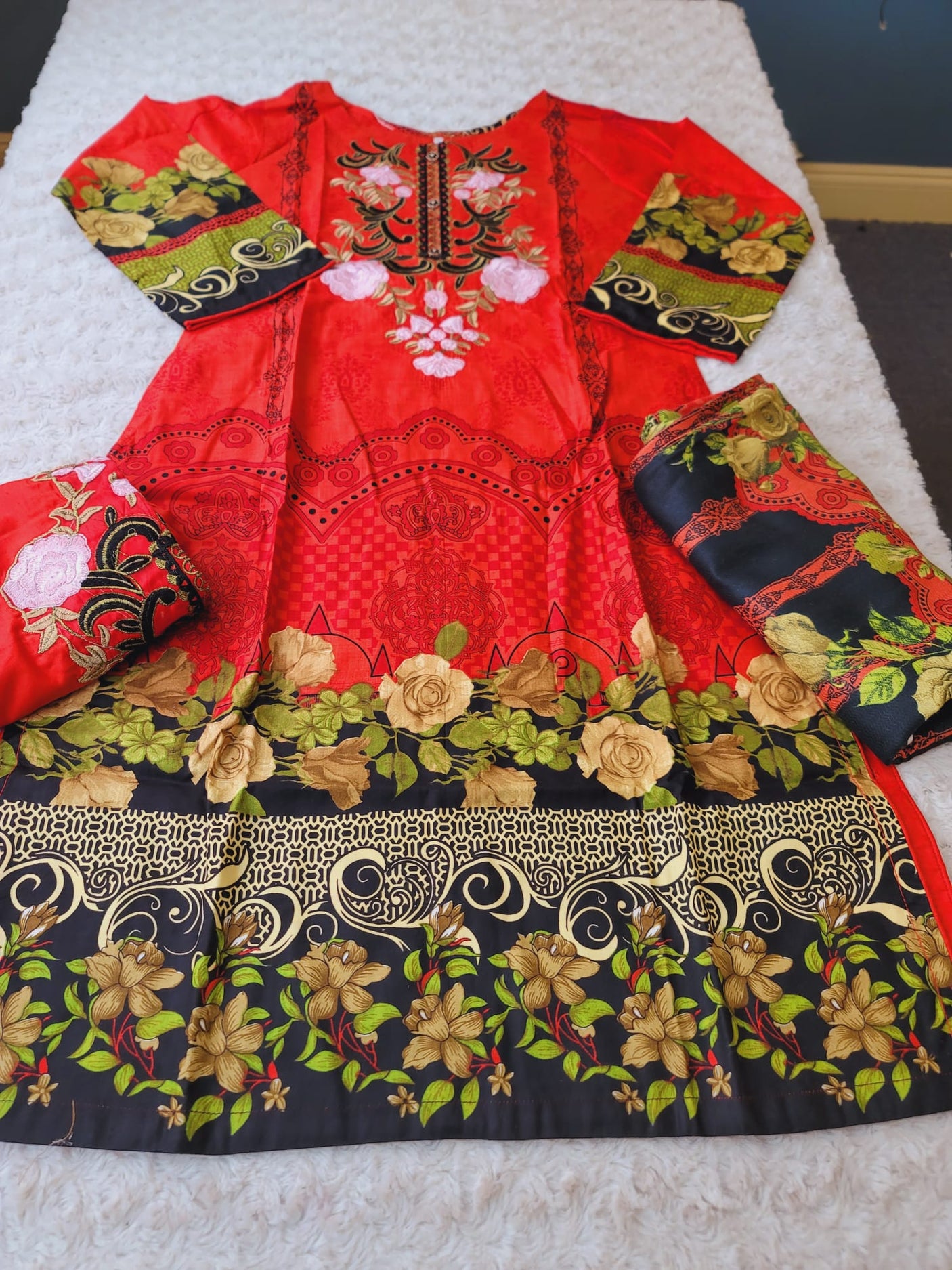 Pakistani linen Embroidered Salwar kameez Ready To Ship