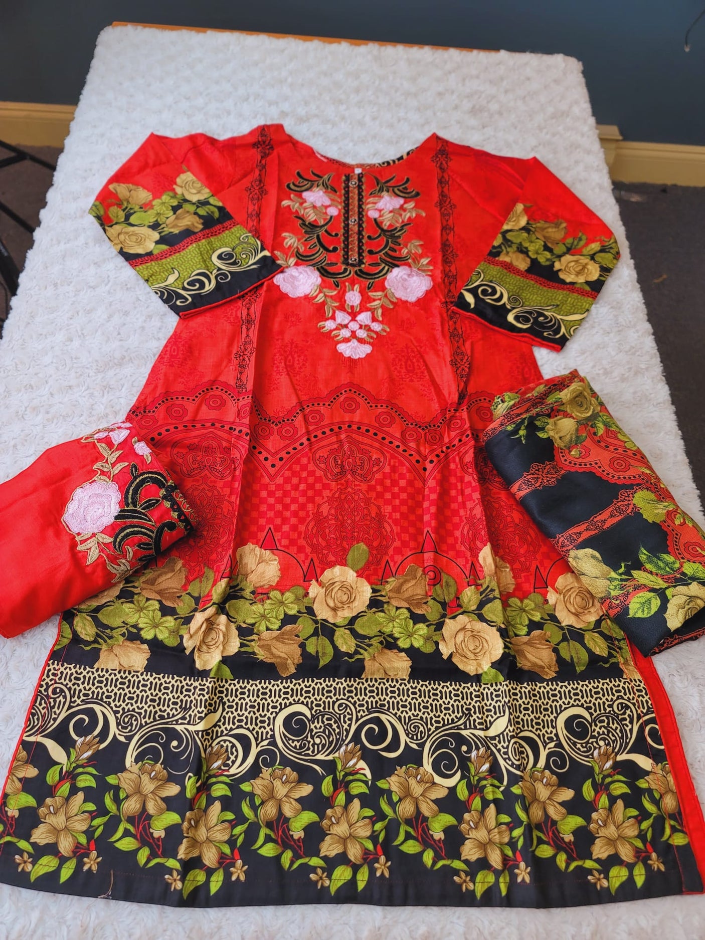 Pakistani linen Embroidered Salwar kameez Ready To Ship