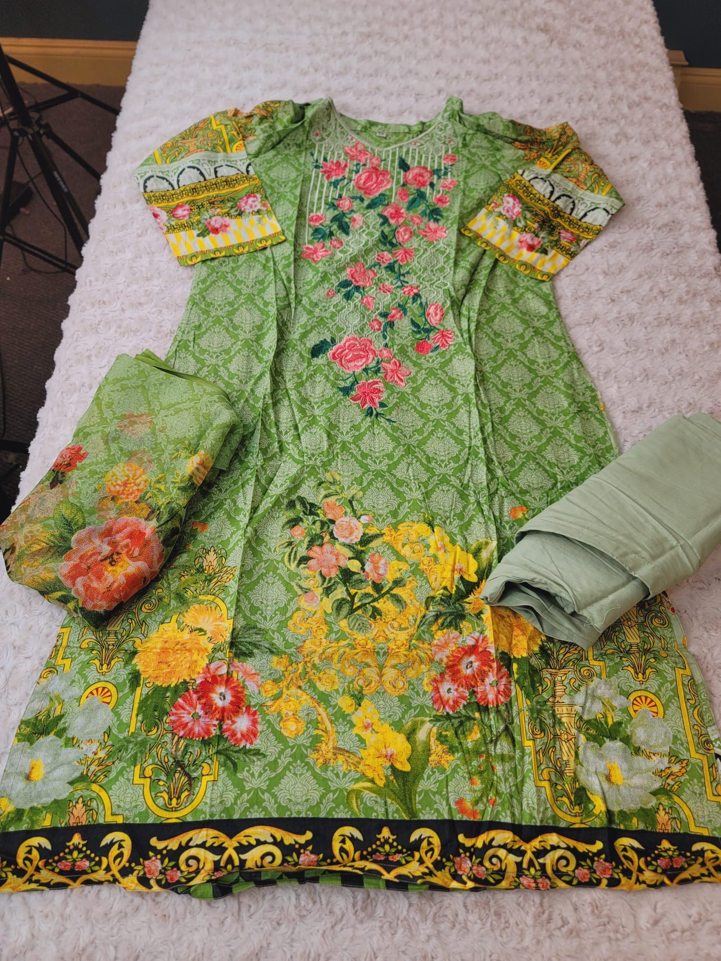 Pakistani Stitched lawn Embroidered Salwar kameez ready to ship