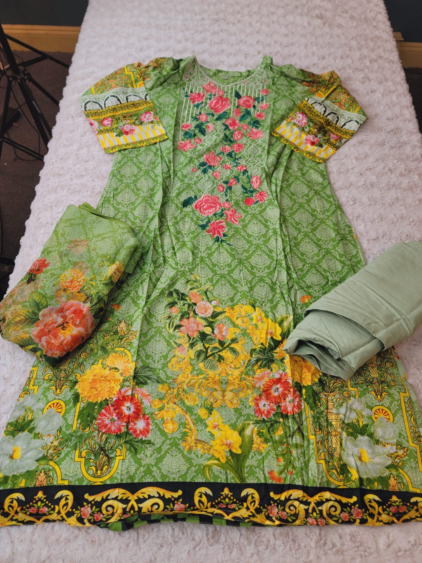 Pakistani Stitched lawn Embroidered Salwar kameez ready to ship