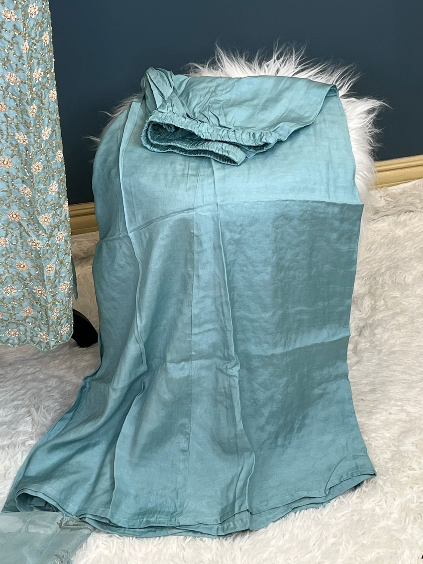 Pure zardousi Delhi Boutique