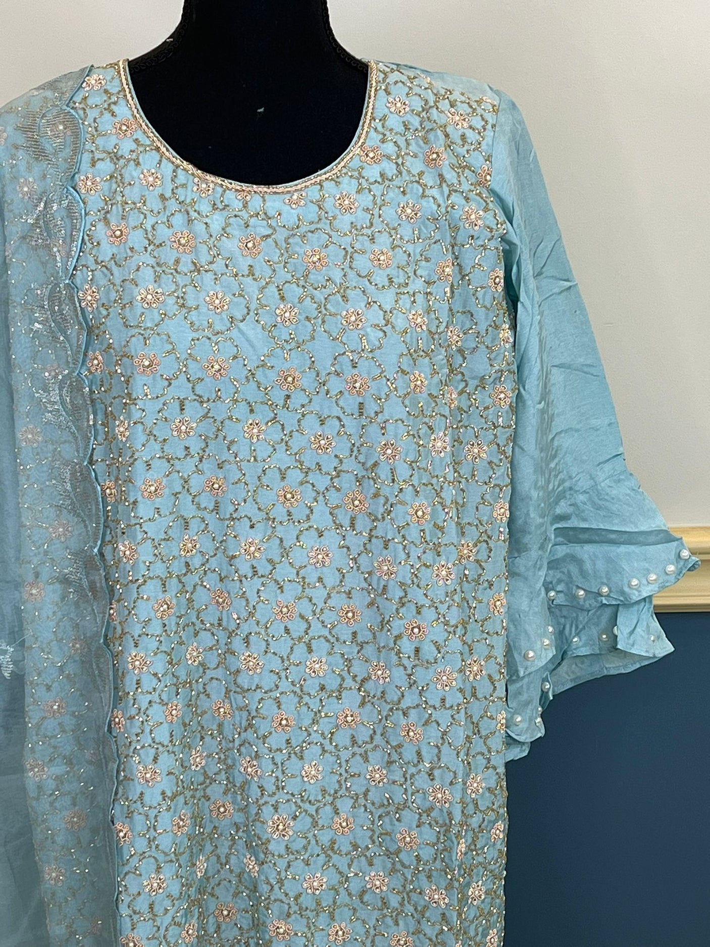 Pure zardousi Delhi Boutique