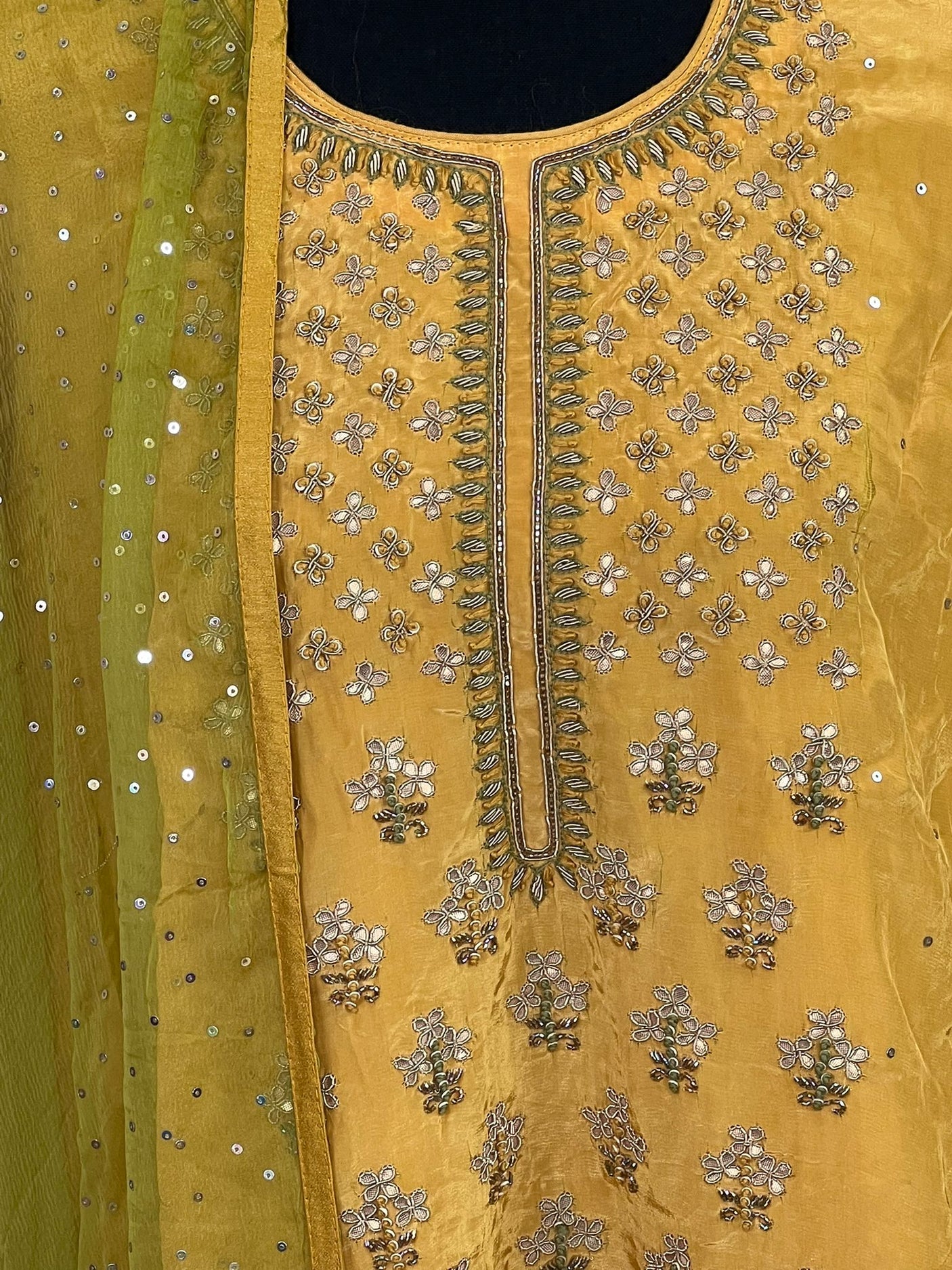 Pure zardousi Delhi Boutique