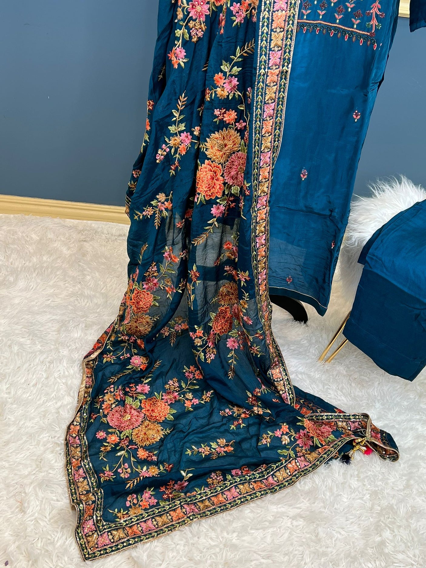 Pure zardousi Delhi Boutique