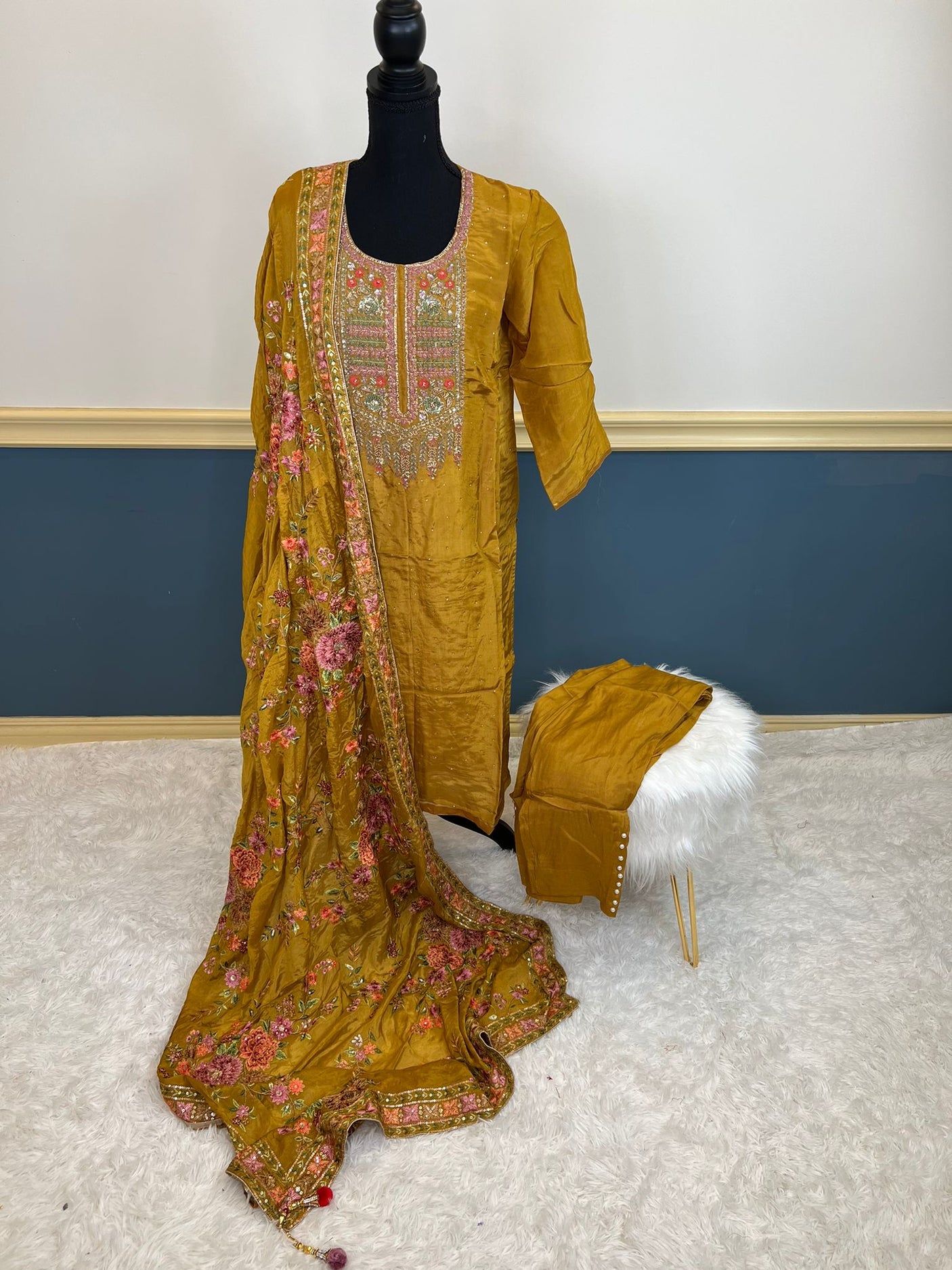 Pure zardousi Delhi Boutique