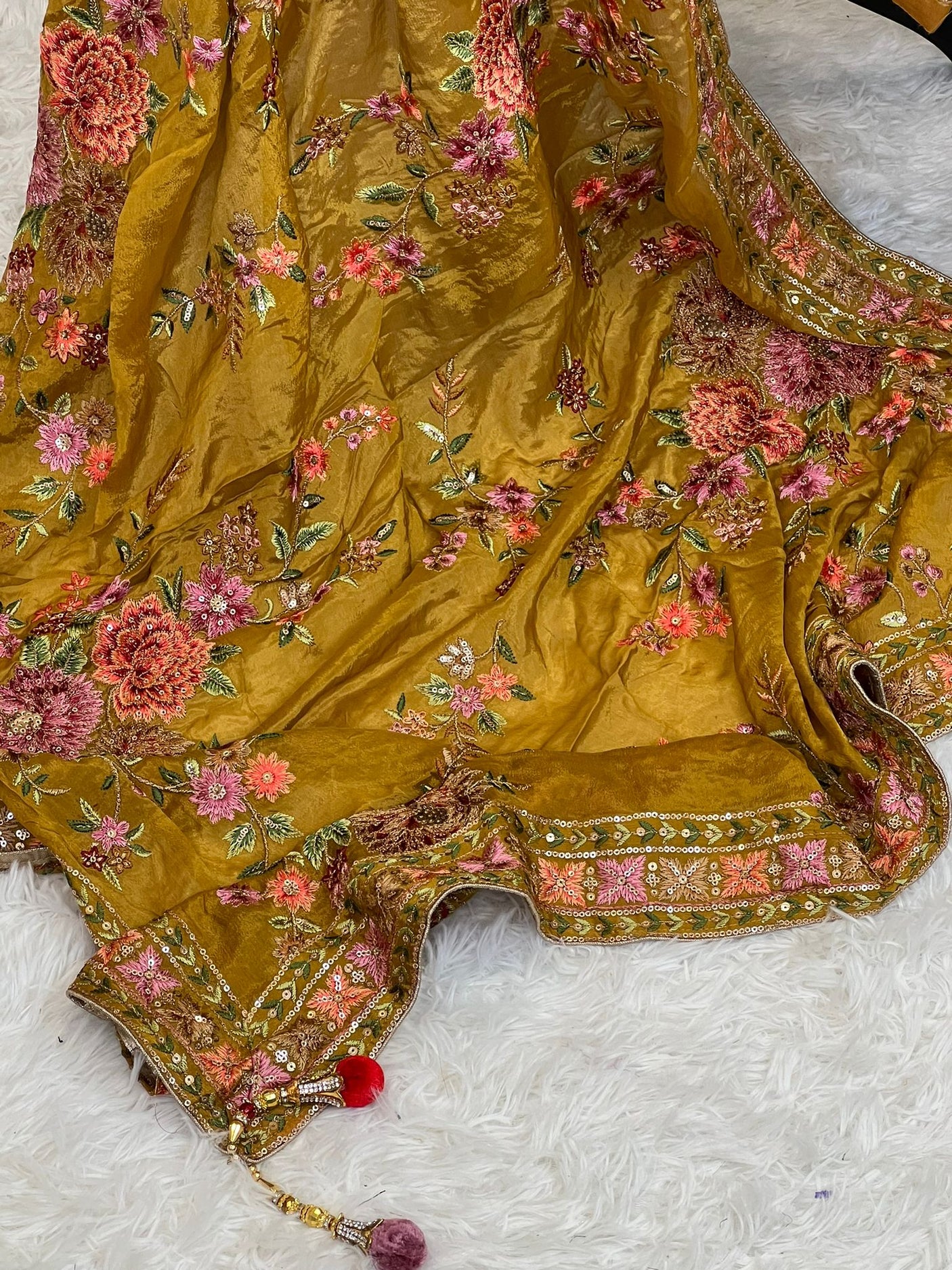 Pure zardousi Delhi Boutique