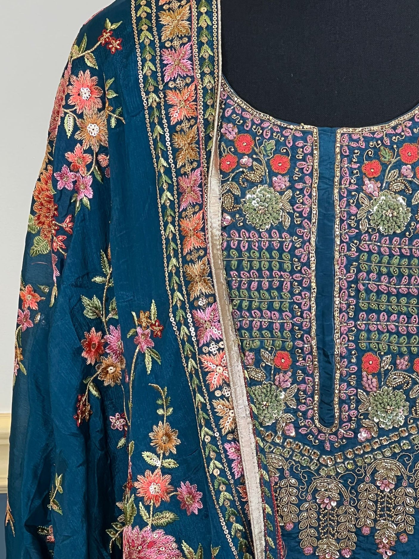 Pure zardousi Delhi Boutique