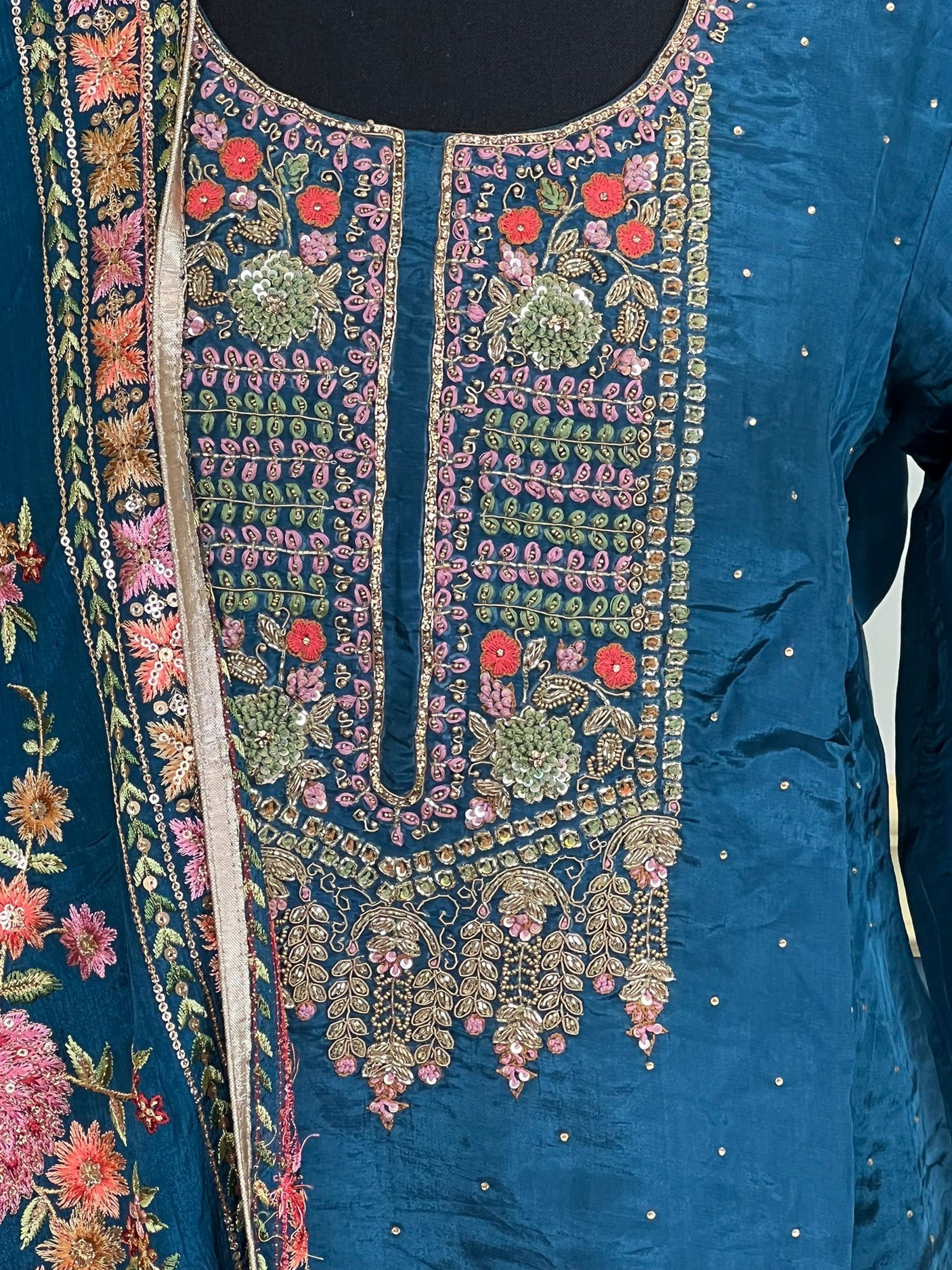 Pure zardousi Delhi Boutique