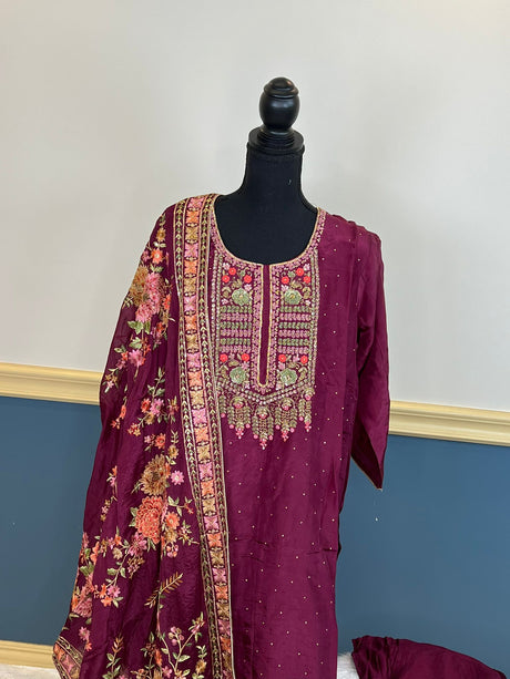 Pure zardousi Delhi Boutique