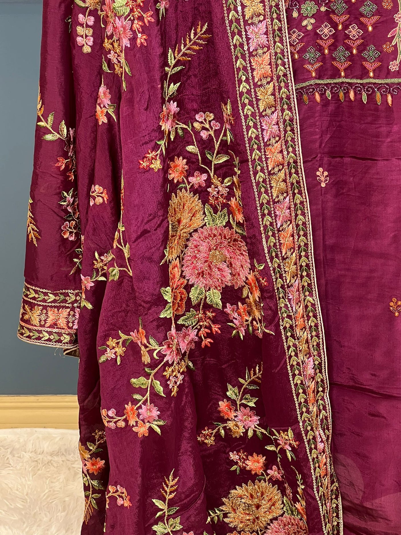 Pure zardousi Delhi Boutique