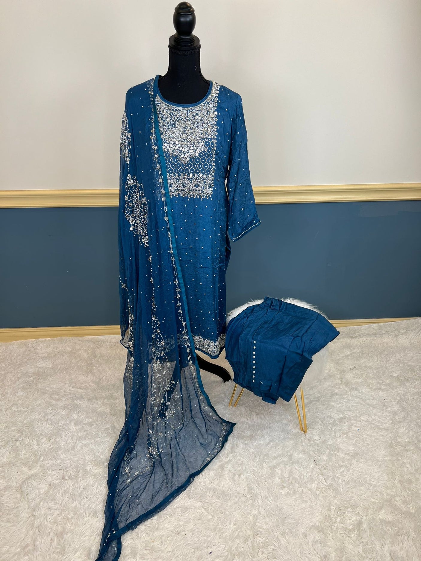 Pure zardousi Delhi Boutique