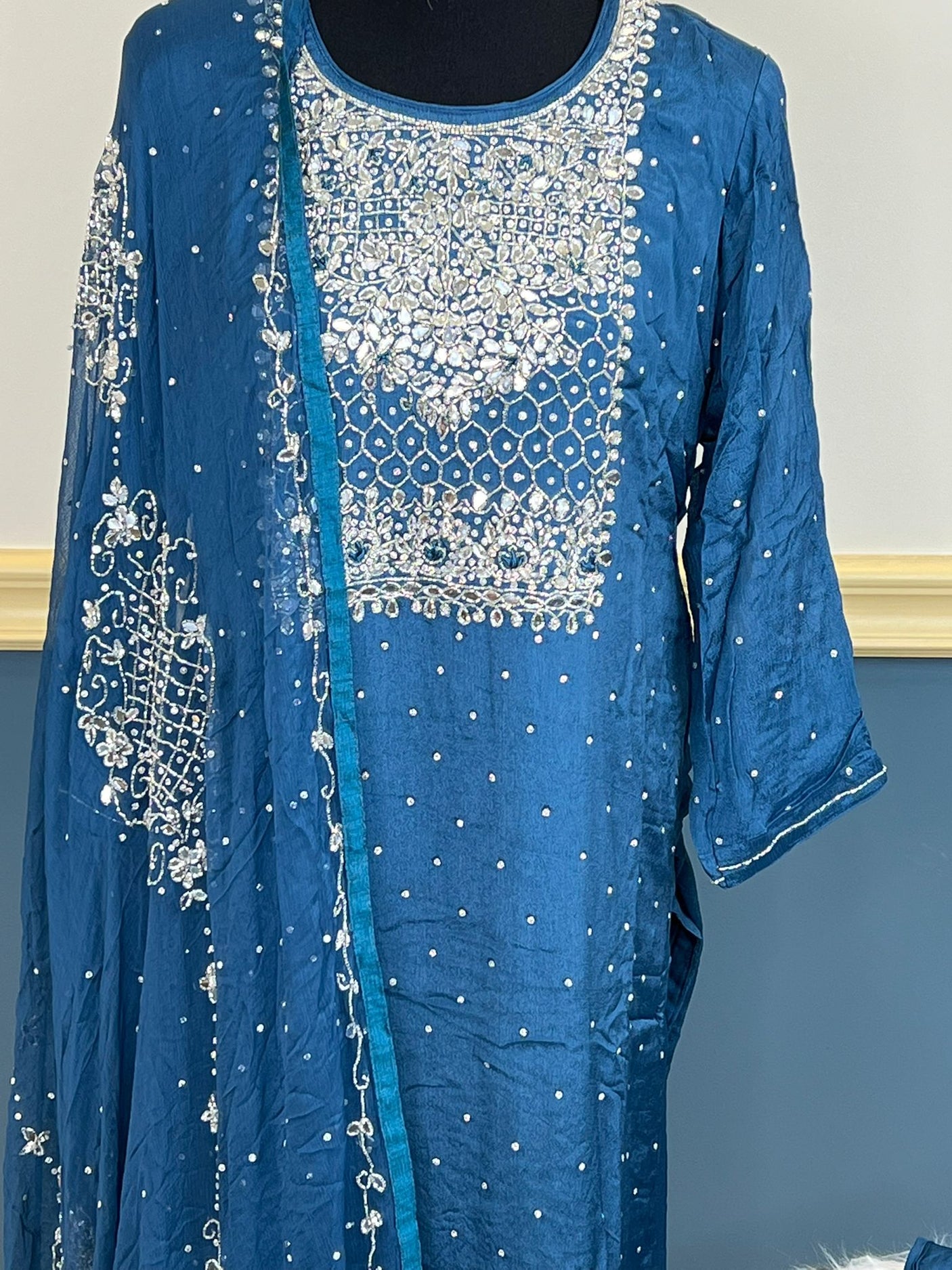 Pure zardousi Delhi Boutique