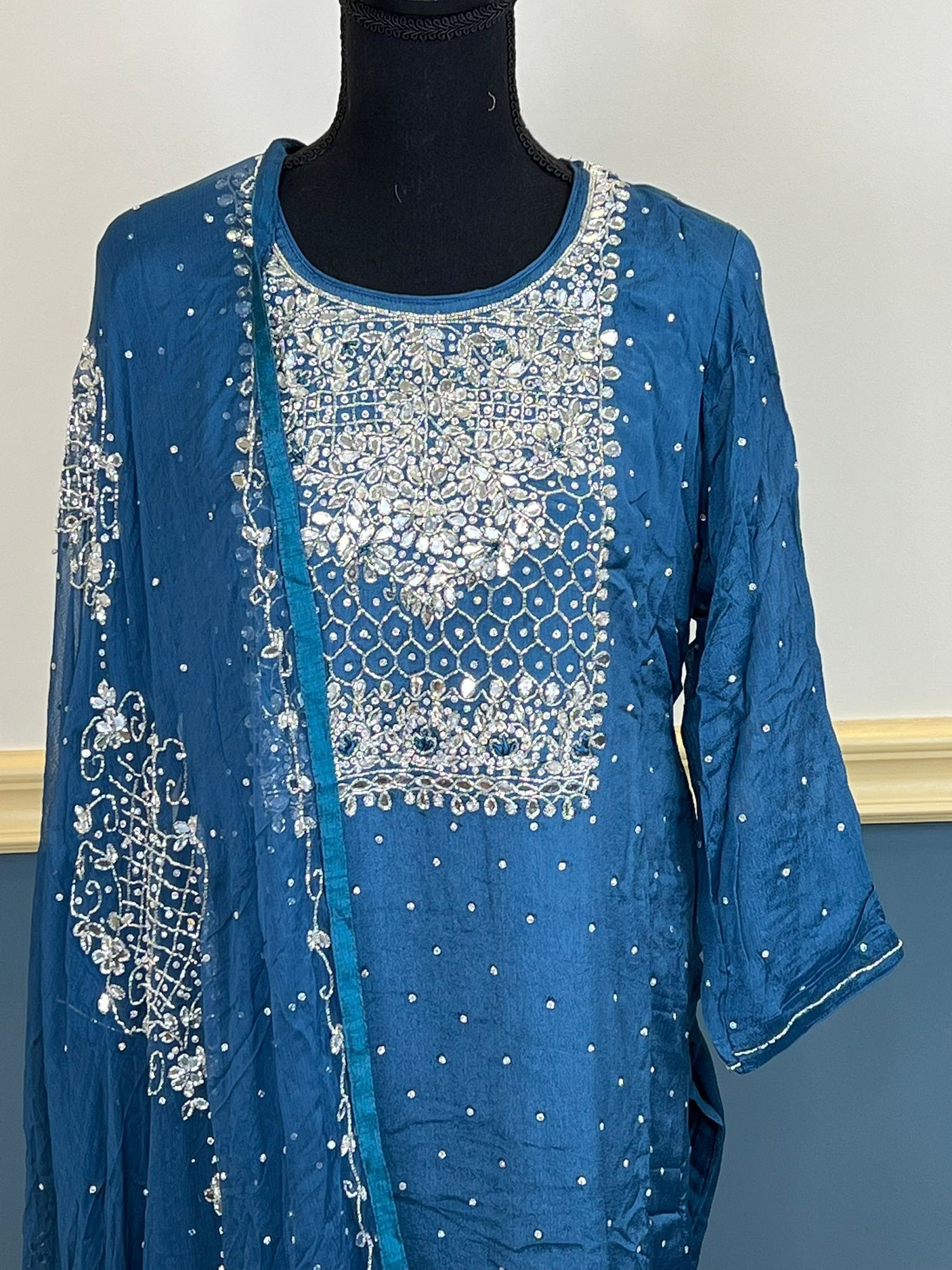 Pure zardousi Delhi Boutique