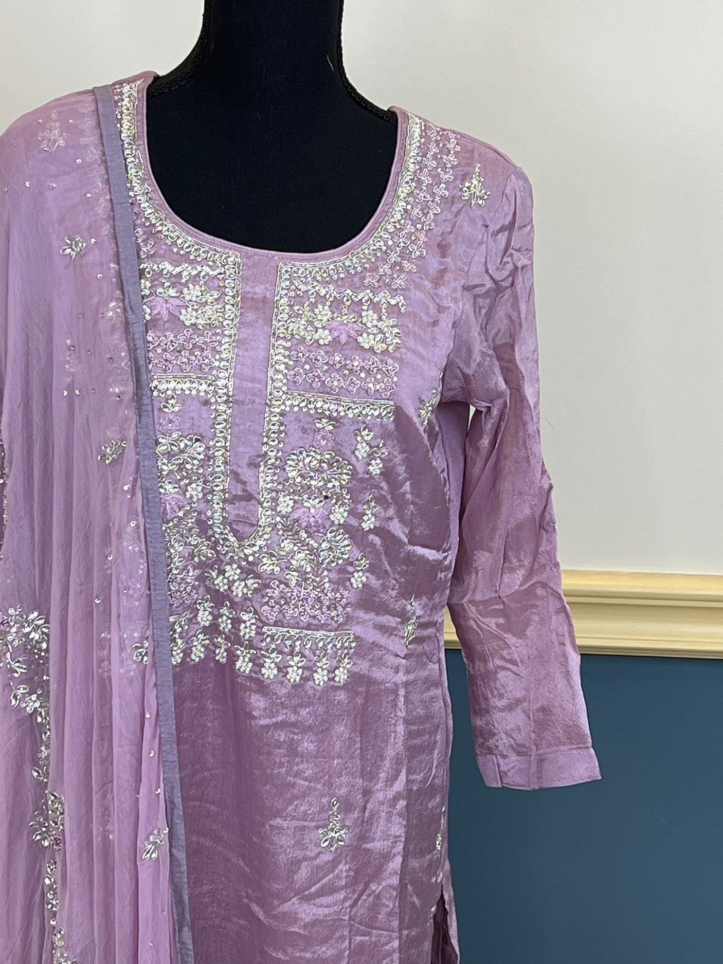 Pure zardousi Delhi Boutique