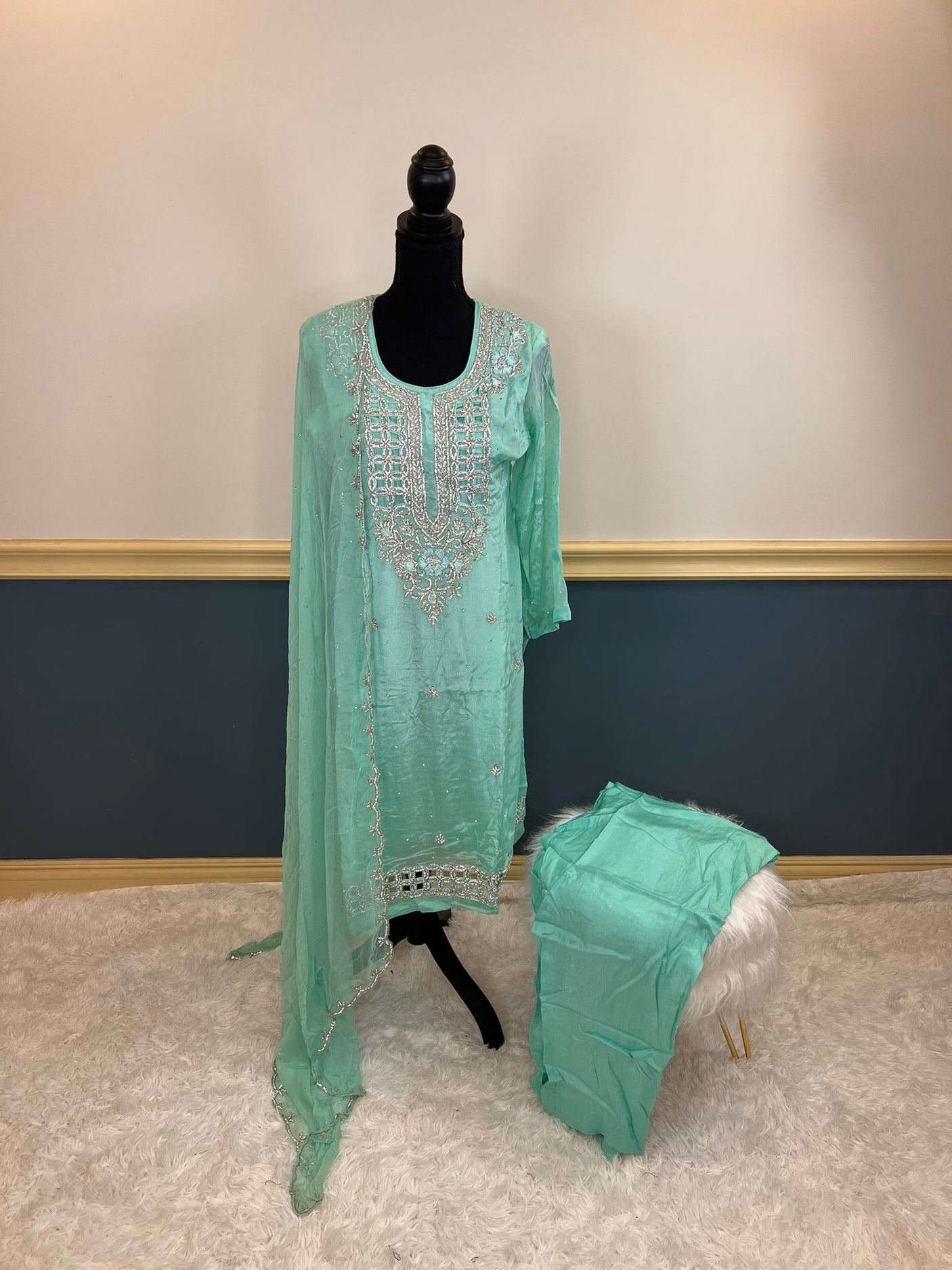 Pure zardousi Delhi Boutique