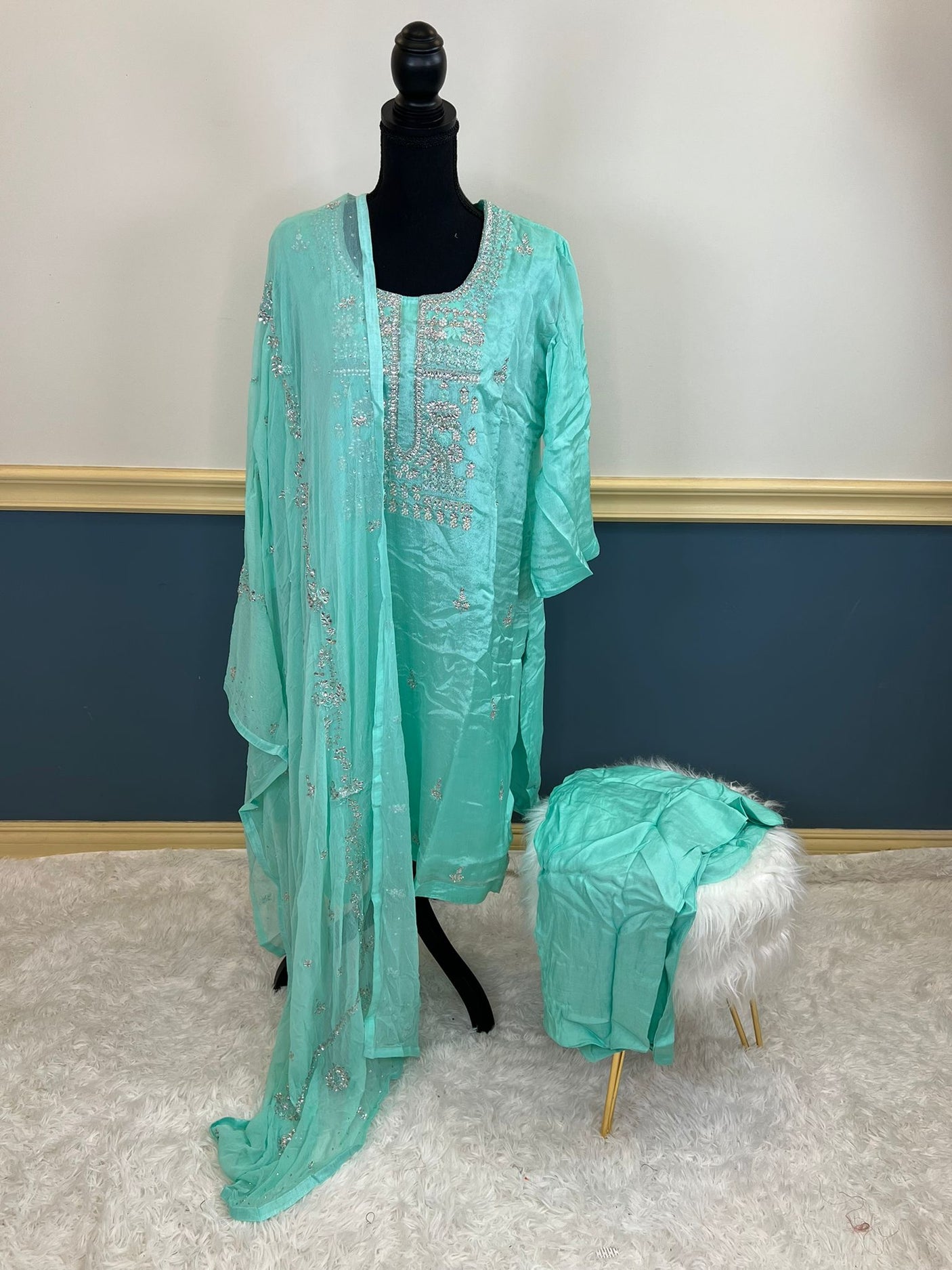 Pure zardousi Delhi Boutique