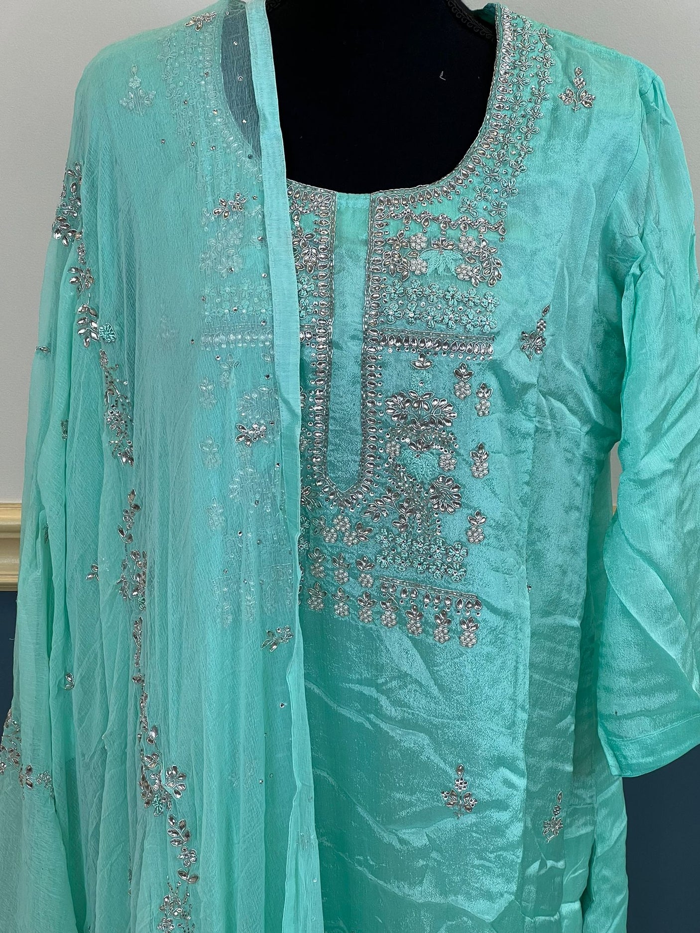 Pure zardousi Delhi Boutique