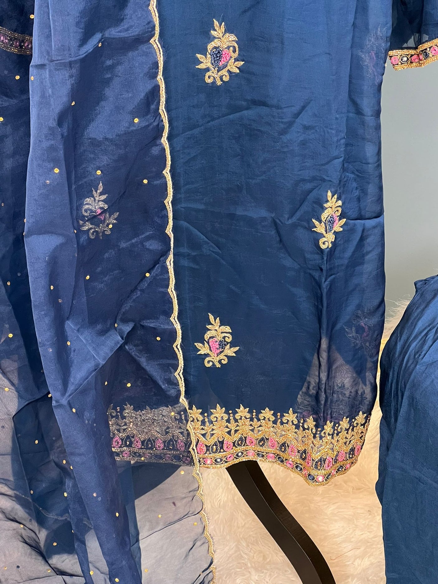Pure zardousi Delhi Boutique