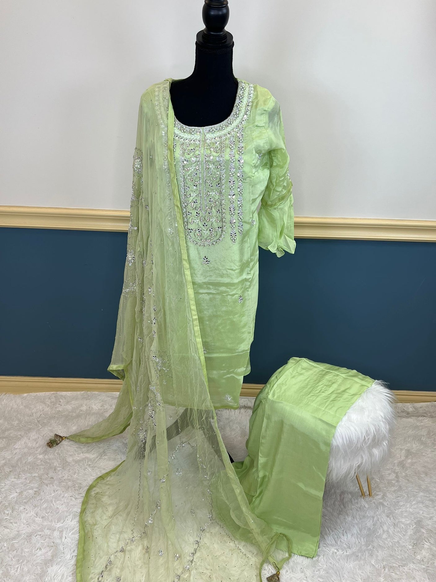 Pure zardousi Delhi Boutique