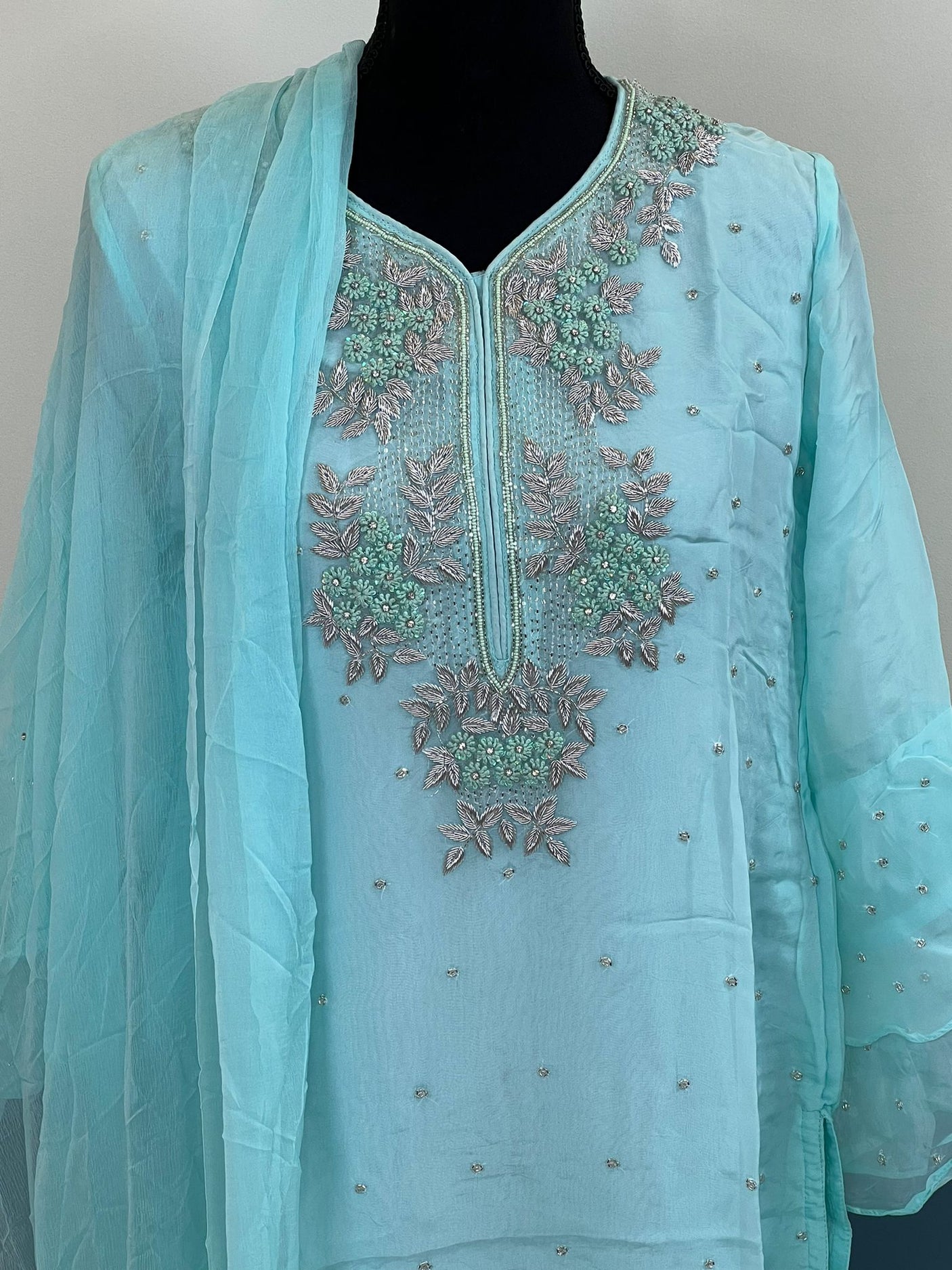 Pure zardousi Delhi Boutique