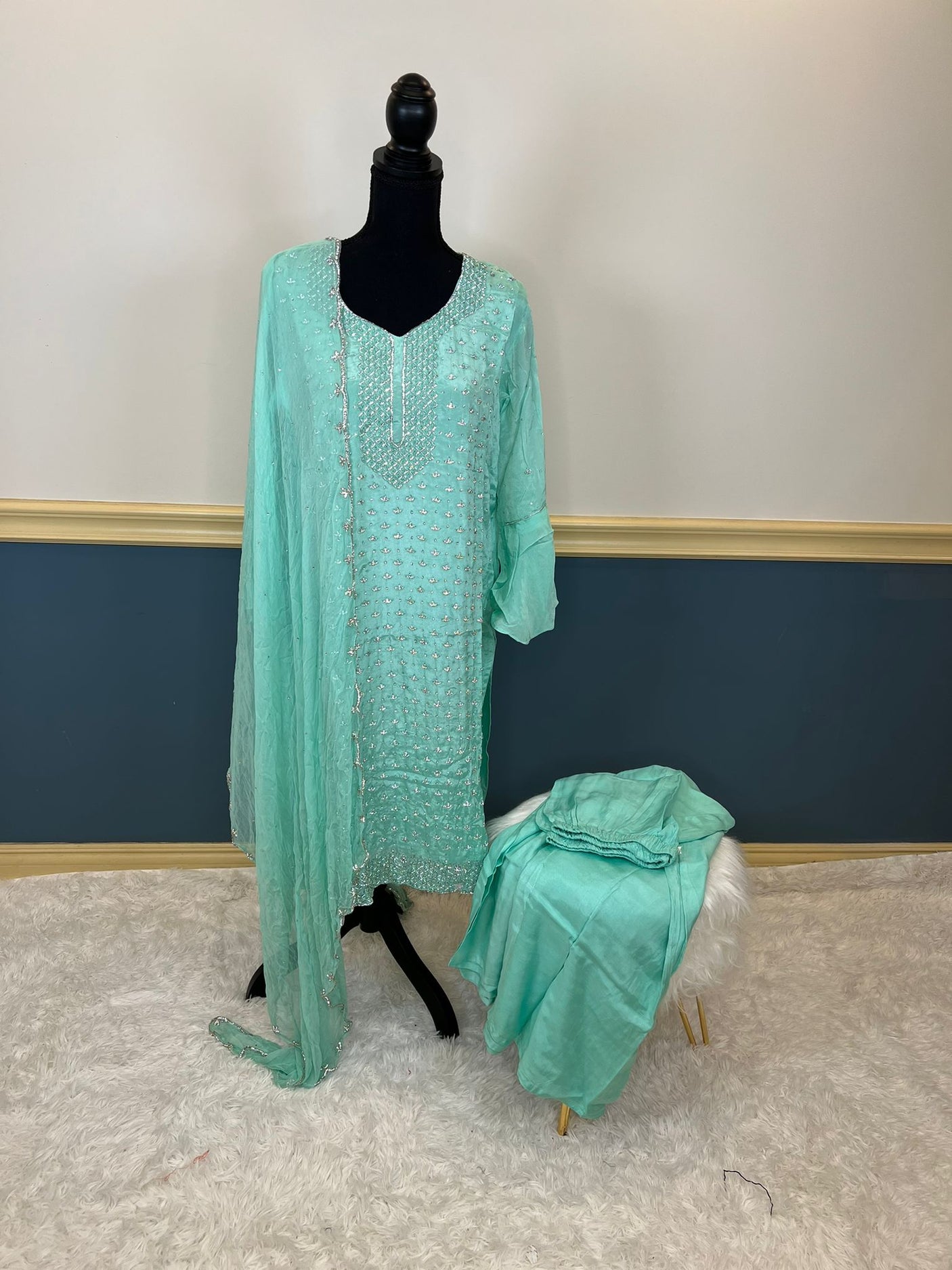 Pure zardousi Delhi Boutique